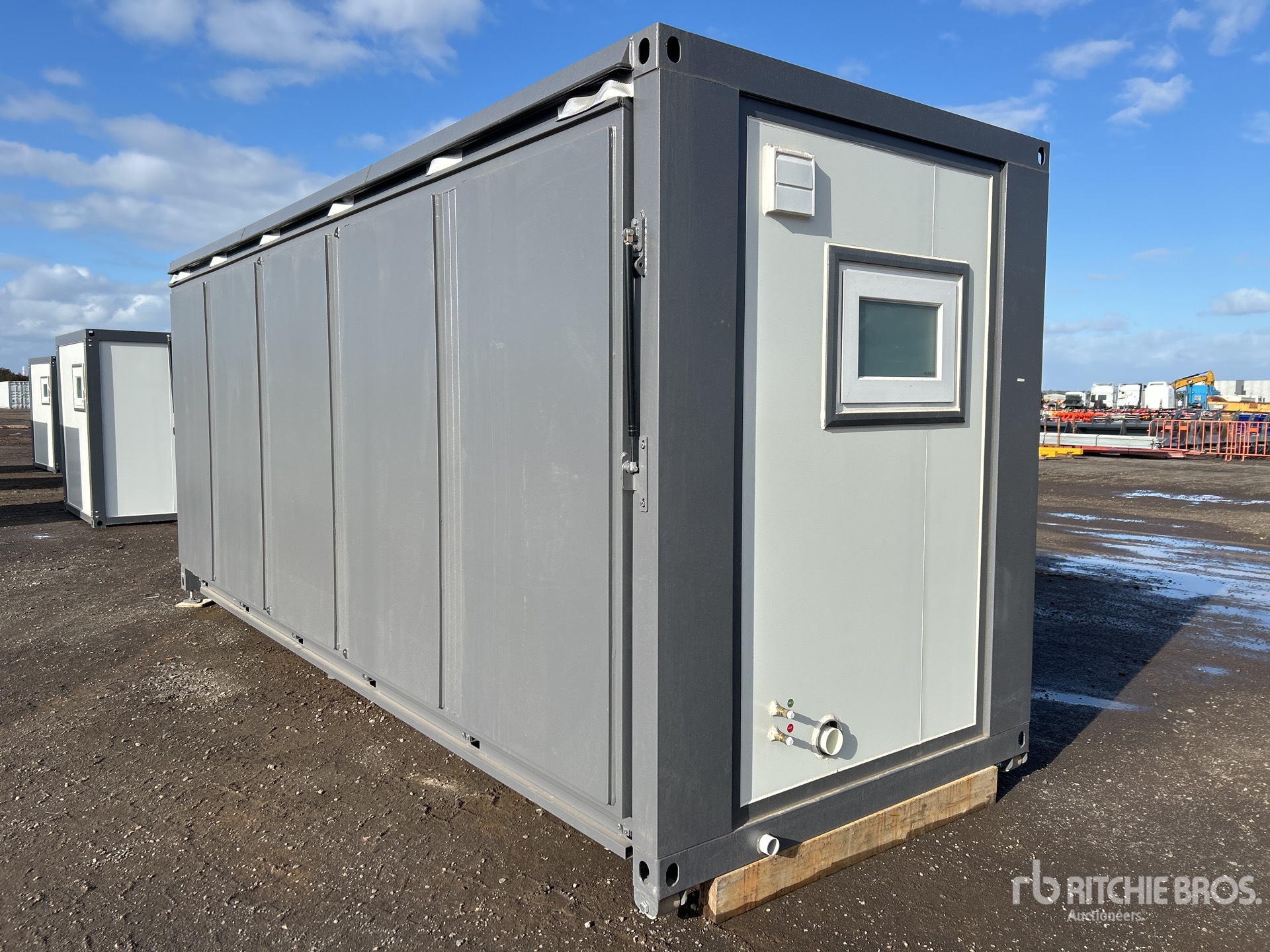 General Appearance with Picture, Left Rear Corner