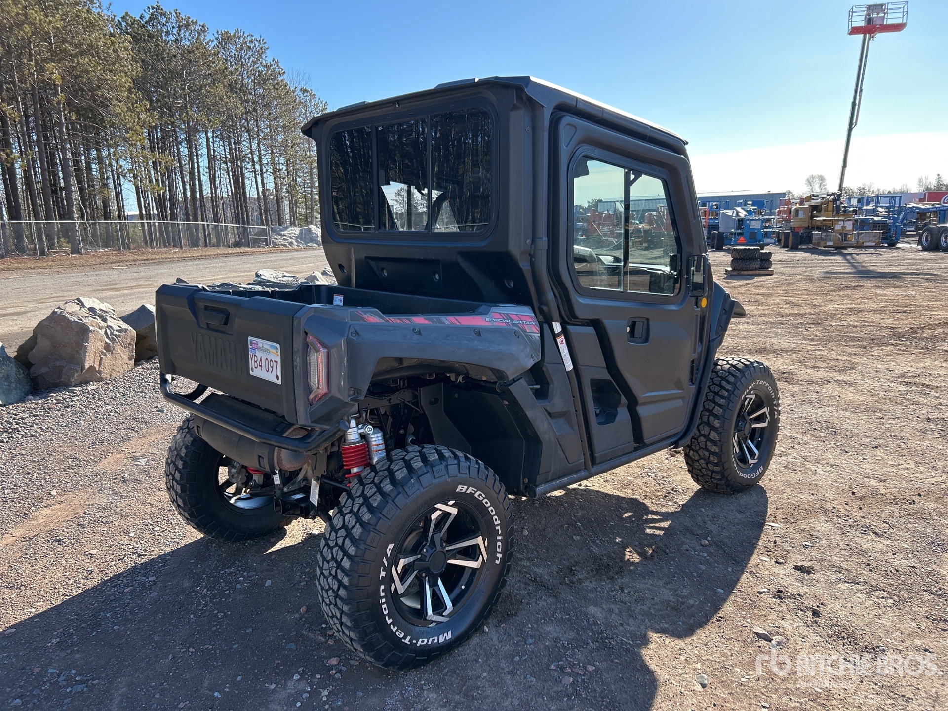 General Appearance with Picture, Right Rear Corner