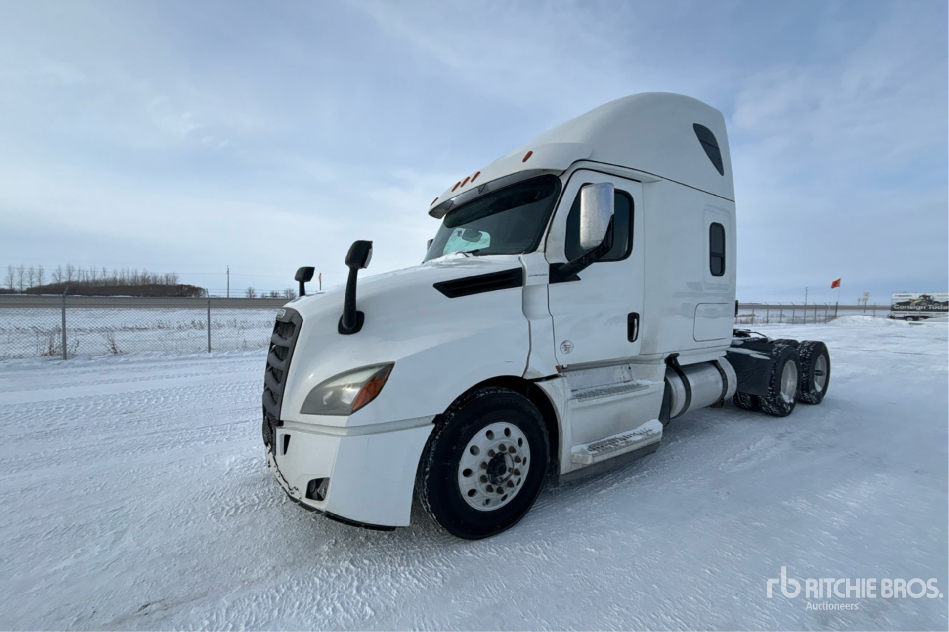 General Appearance with Foto, angolo anteriore sinistro