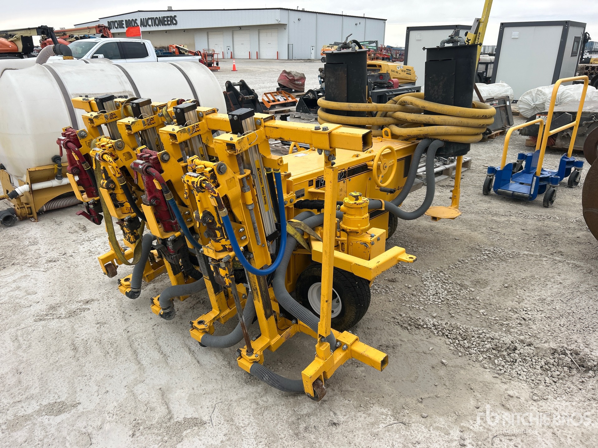 Aspect général with Image, coin arrière droit