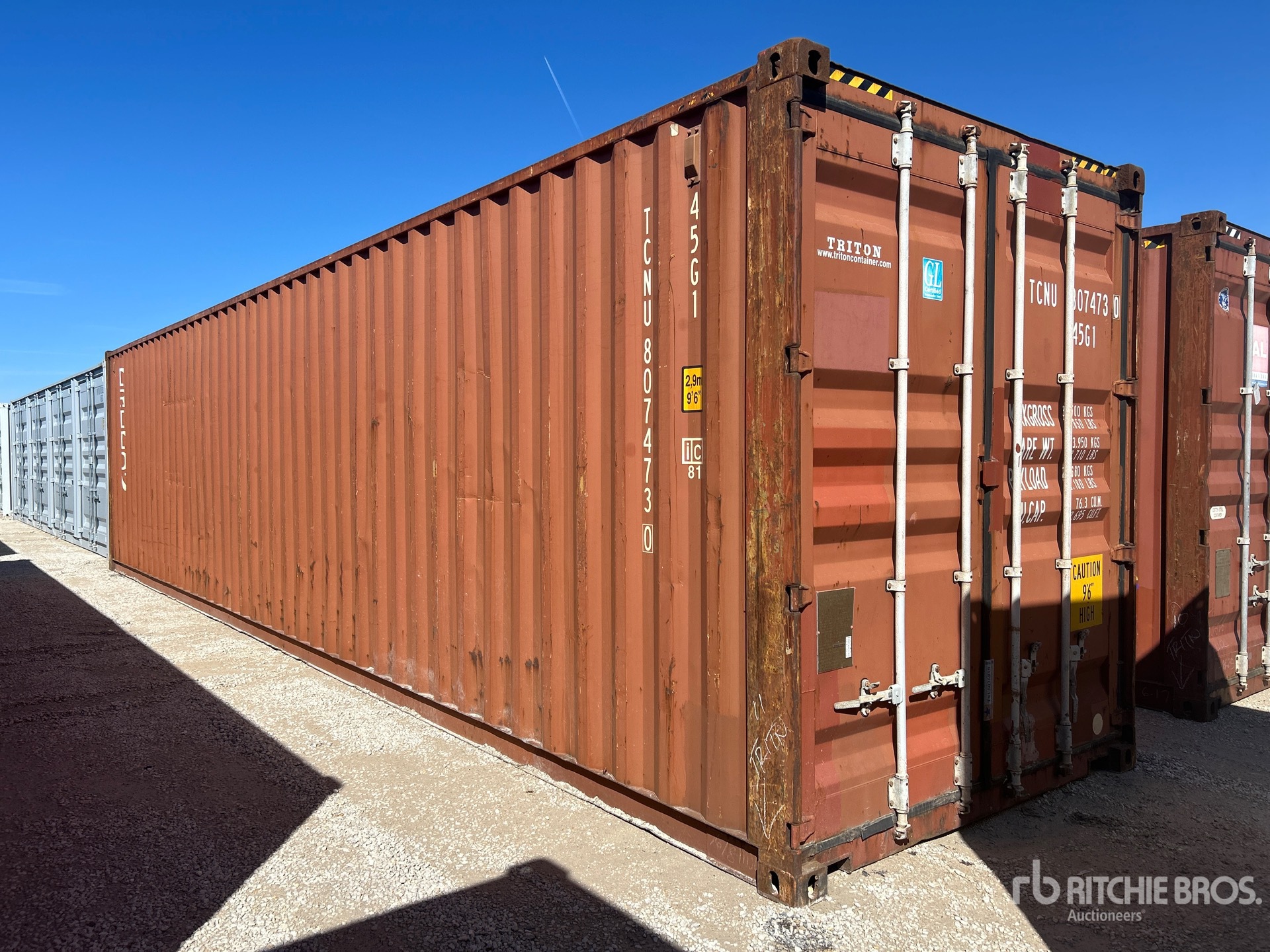 General Appearance with Picture, Right Front Corner