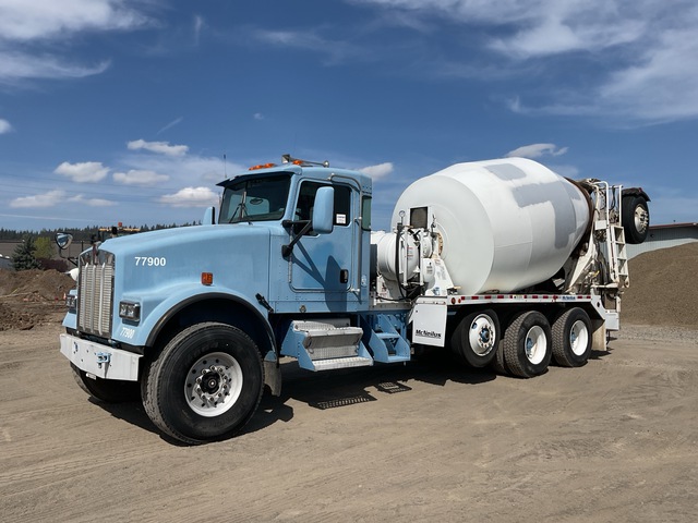 2005 Kenworth W900 10x4 Mixer Truck