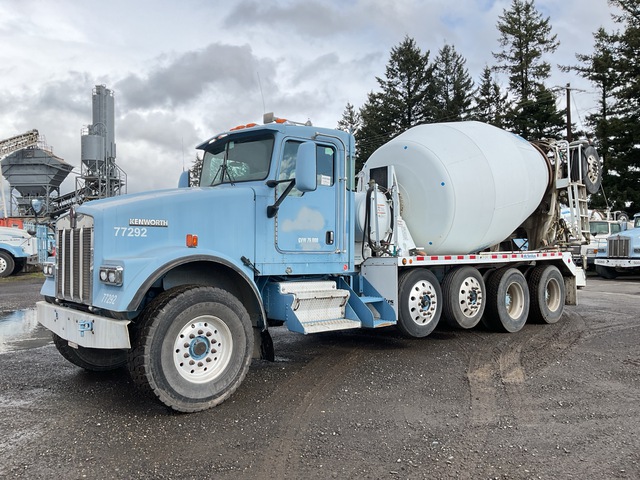 2005 Kenworth W900 12x4 Mixer Truck