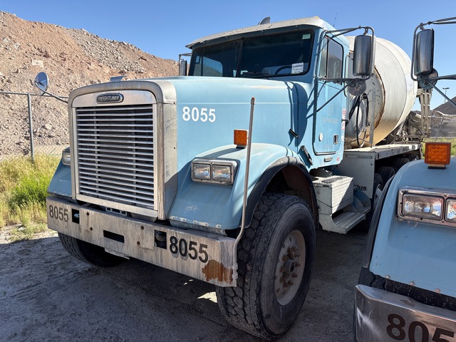 2005 Freightliner FLD 120 Mixer Truck