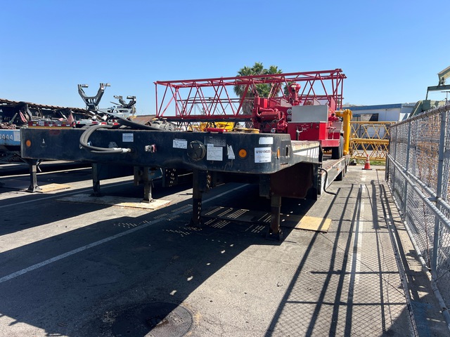 2001 Landoll 48 ft T/A Sliding Axle Trailer