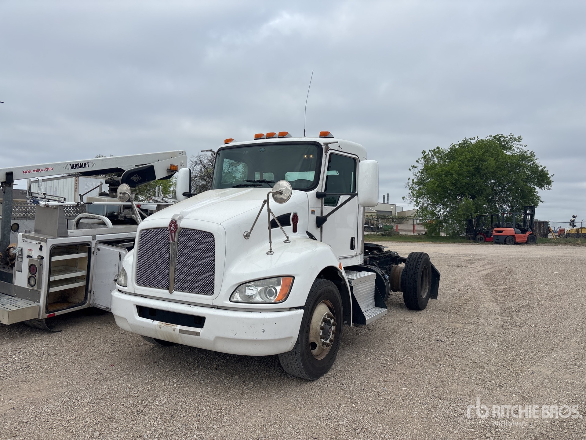 General Appearance with Featured Photo