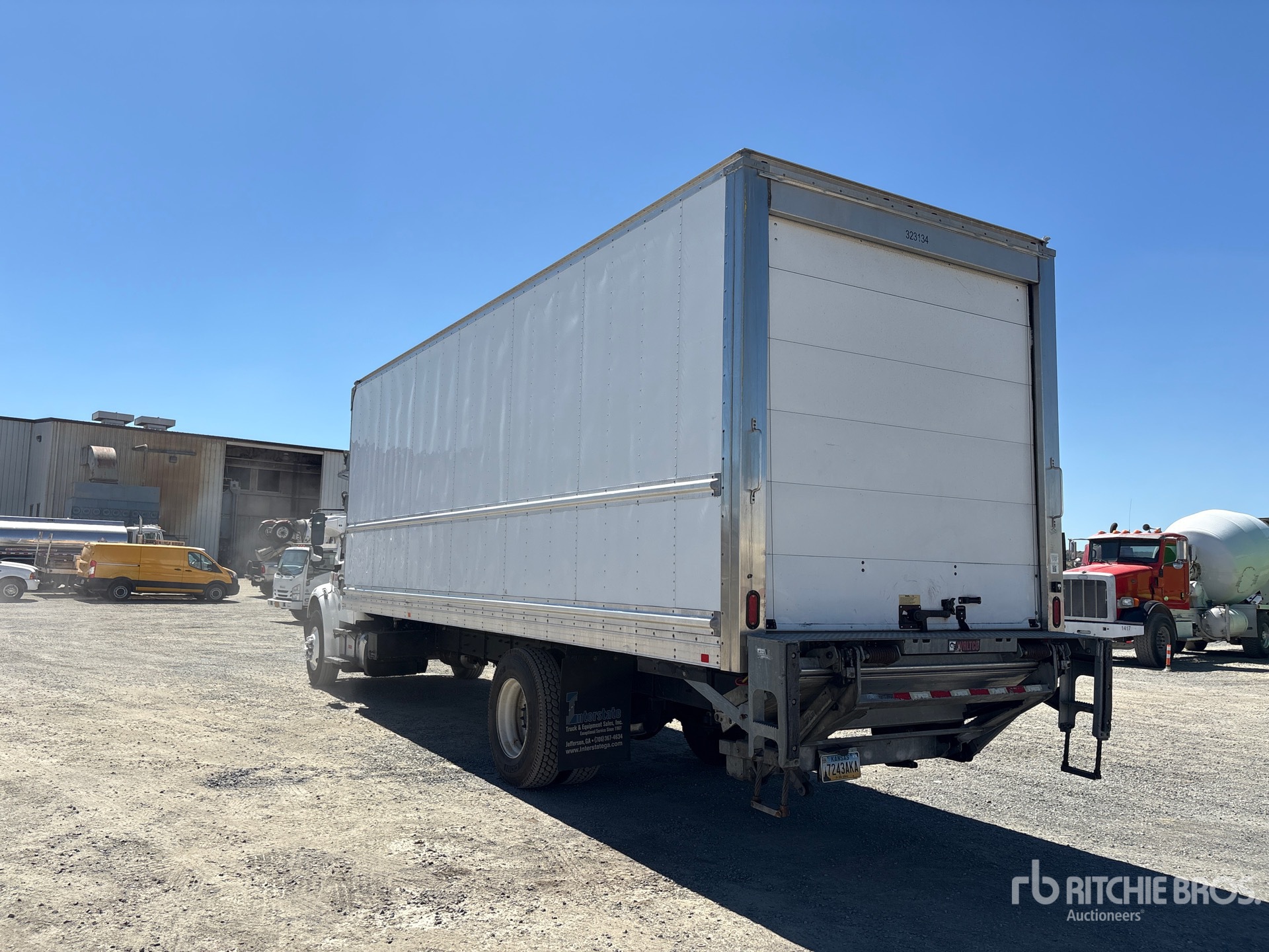 General Appearance with Foto, angolo posteriore sinistro