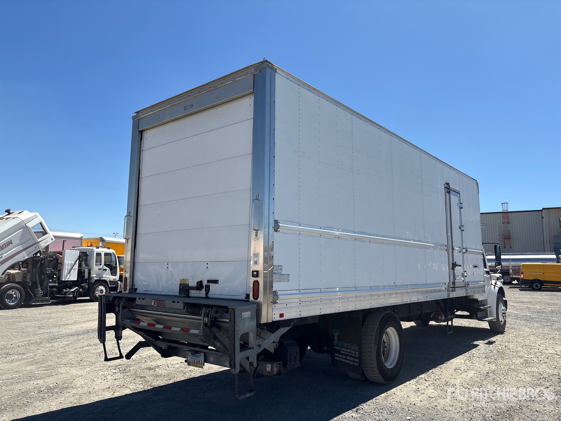 General Appearance with Foto, angolo anteriore sinistro