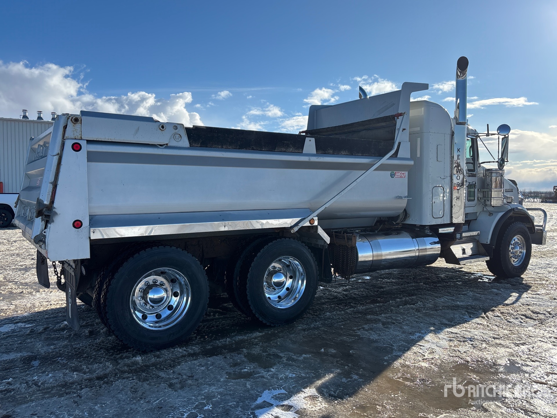 General Appearance with Foto, angolo anteriore sinistro