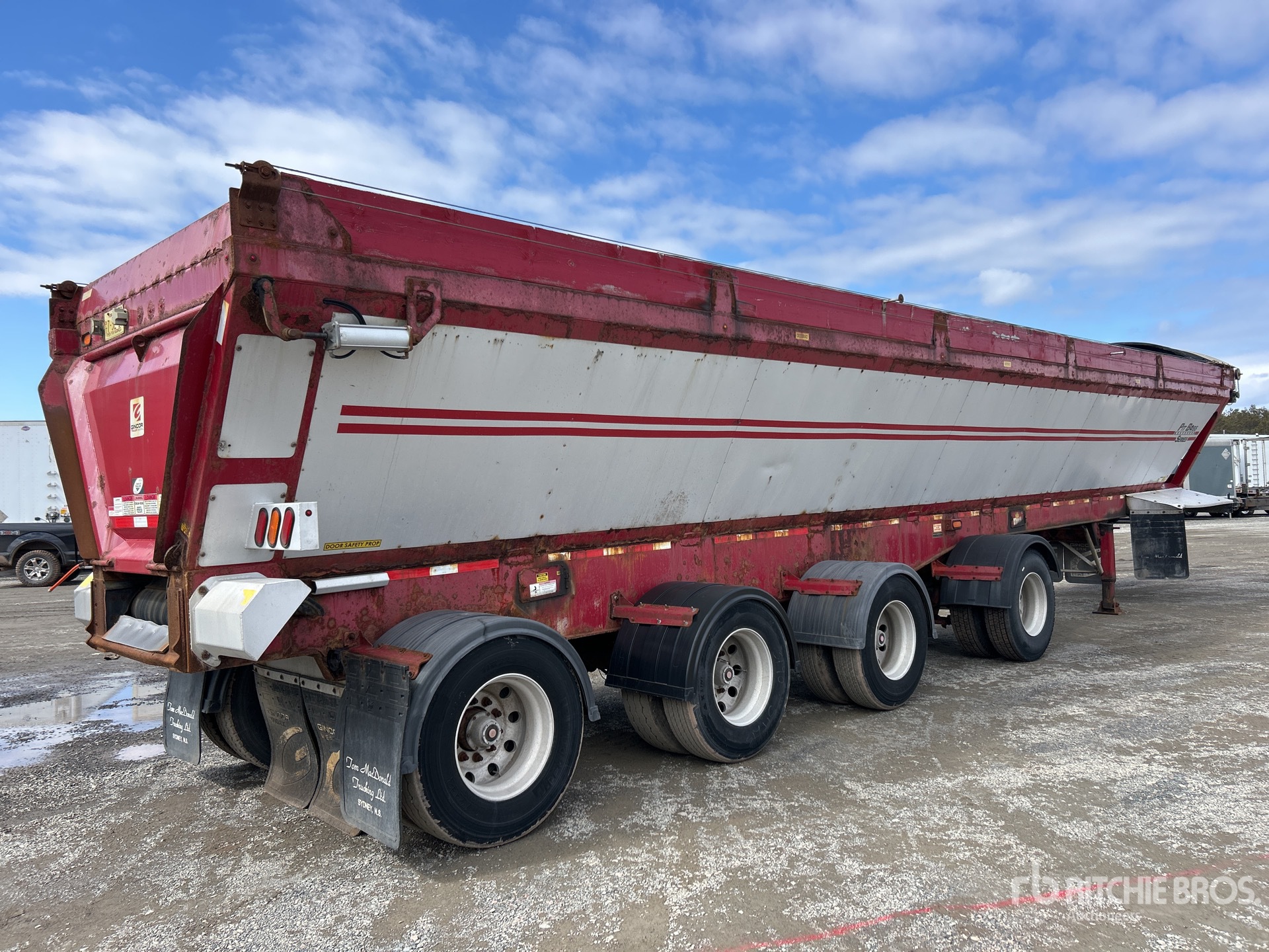 General Appearance with Foto, angolo anteriore sinistro