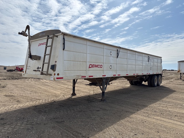 2023 Demco 42 ft T/A Grain Trailer 2023 Demco 42 ft T/A Grain Trailer