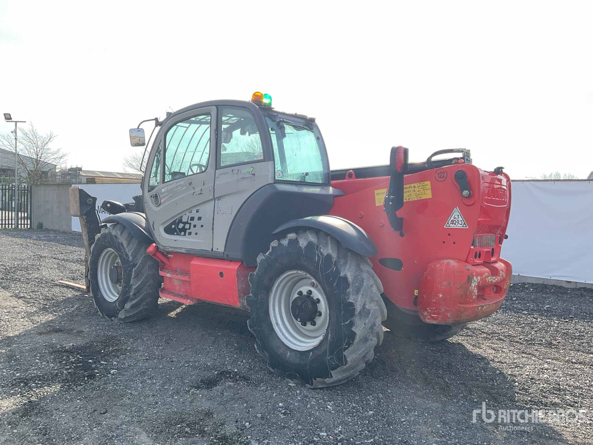 General Appearance with Bild, Ecke hinten links