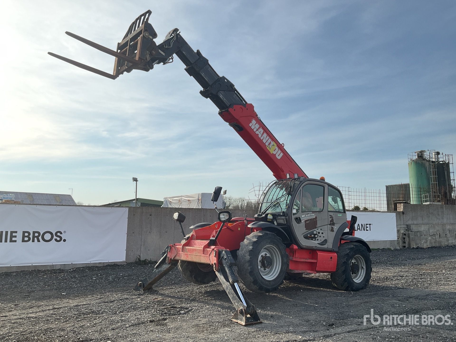 General Appearance with Featured Photo