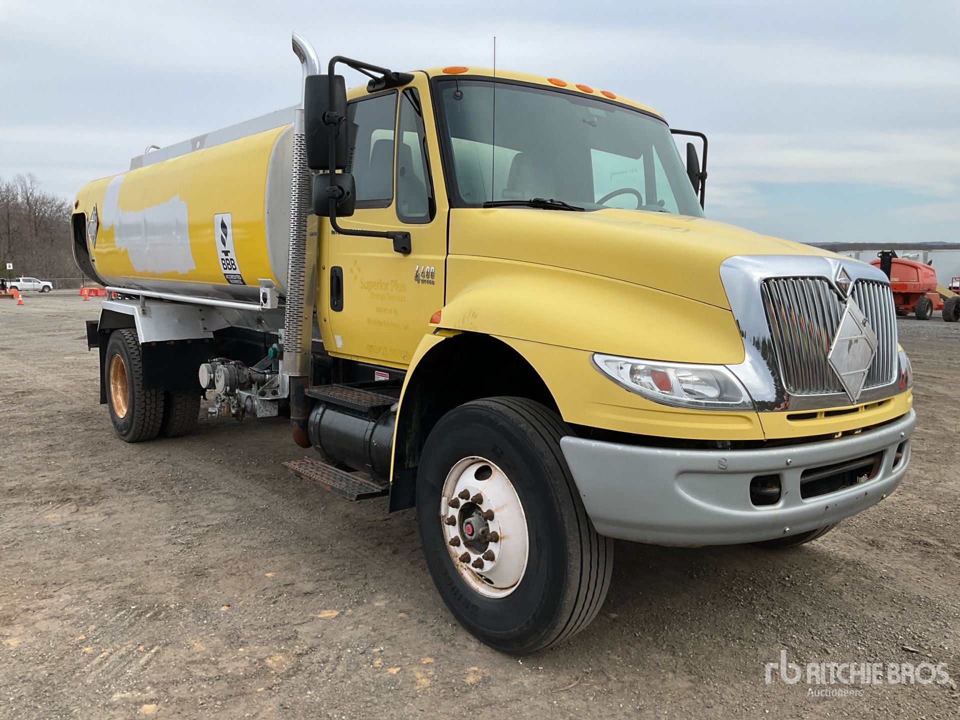 Aspect général with Image, coin avant droit