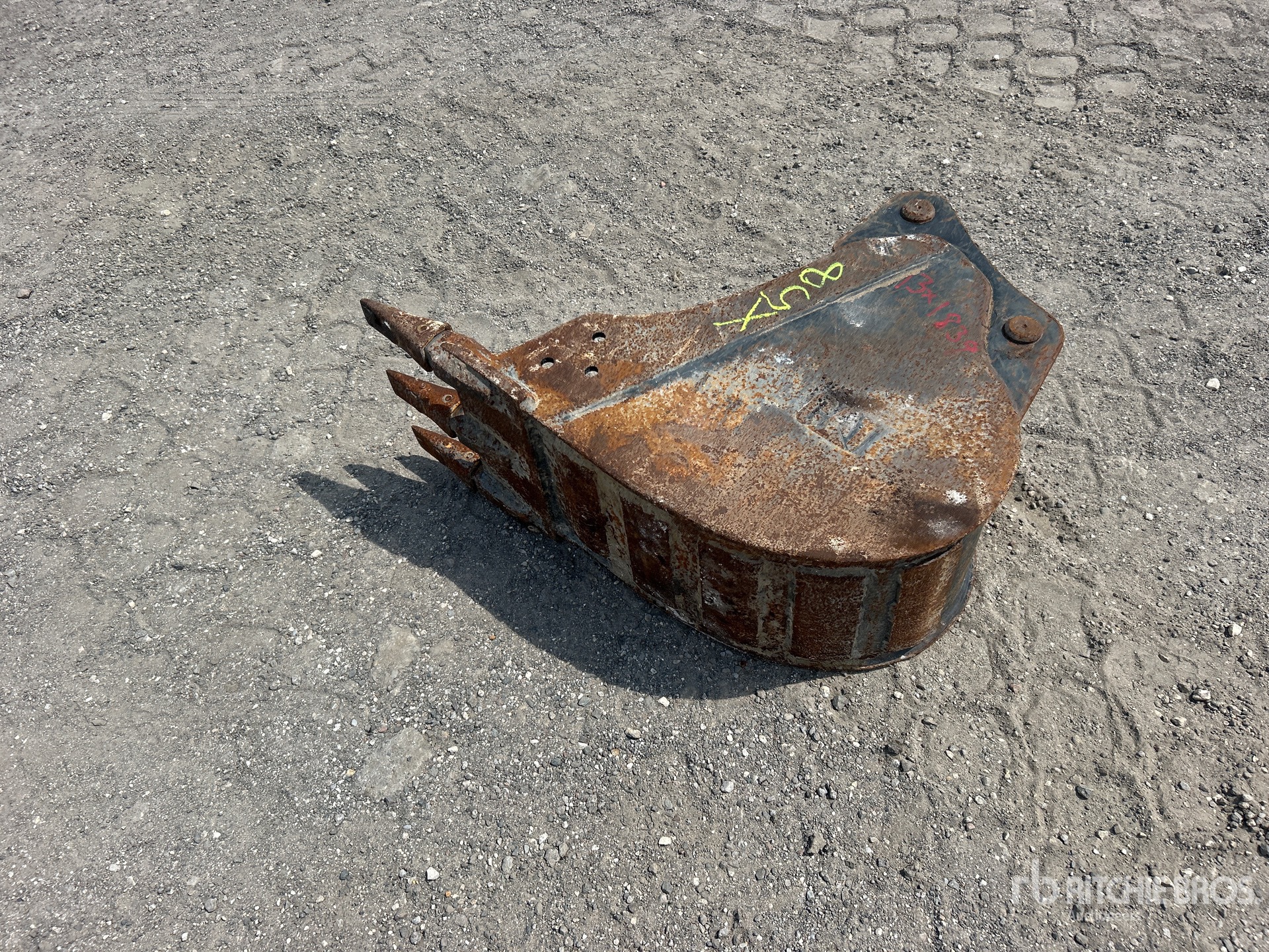 General Appearance with Foto, angolo anteriore sinistro