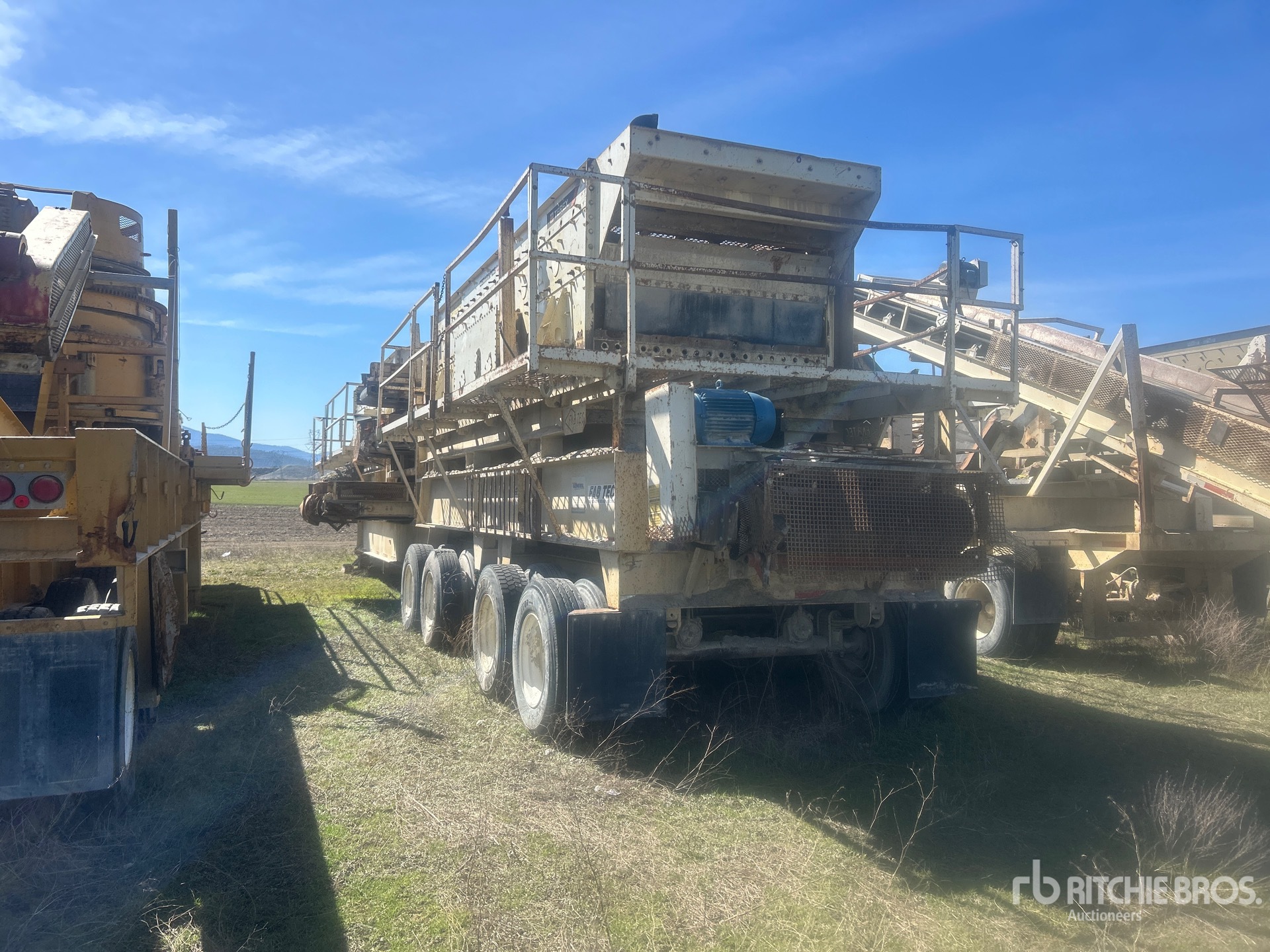 General Appearance with Foto, angolo posteriore sinistro