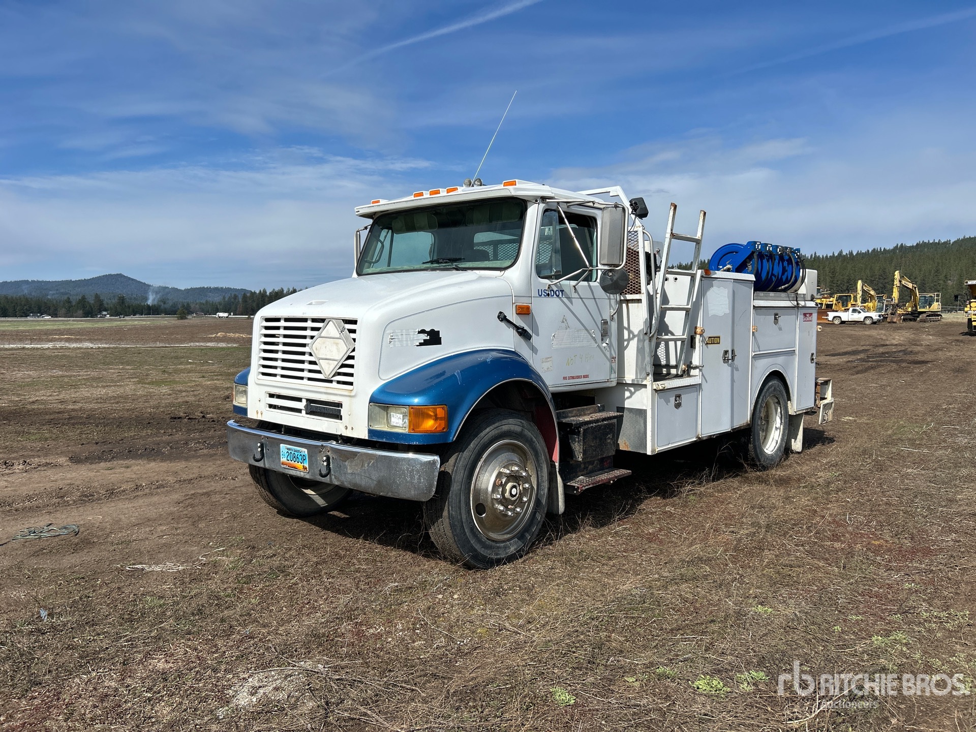 General Appearance with Picture, Left Front Corner