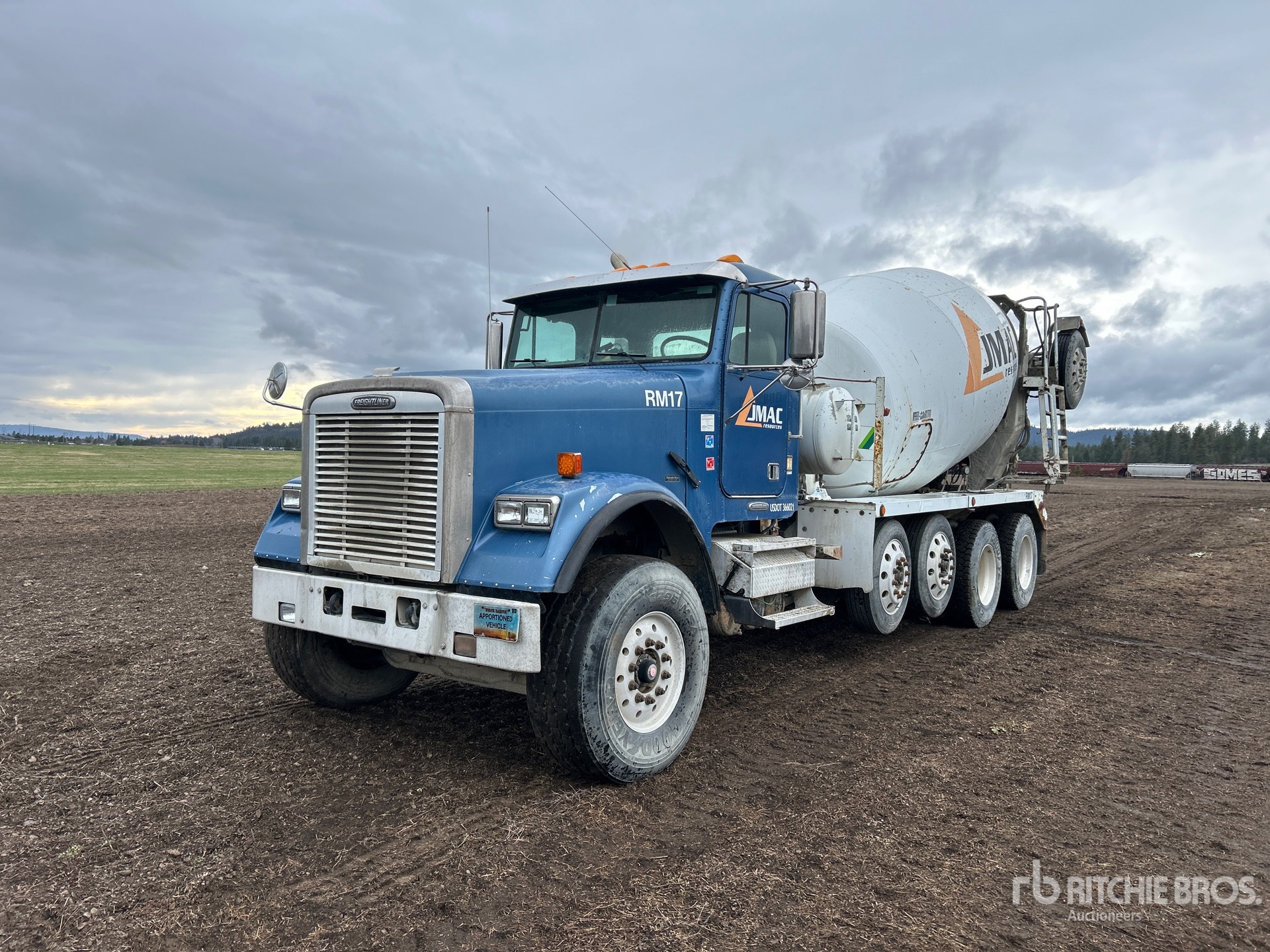 2008 Freightliner FLD 120