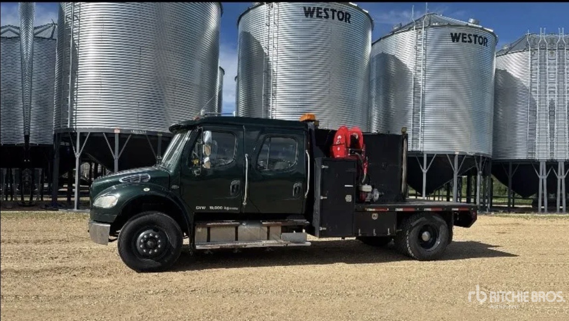 2008 Freightliner M2106