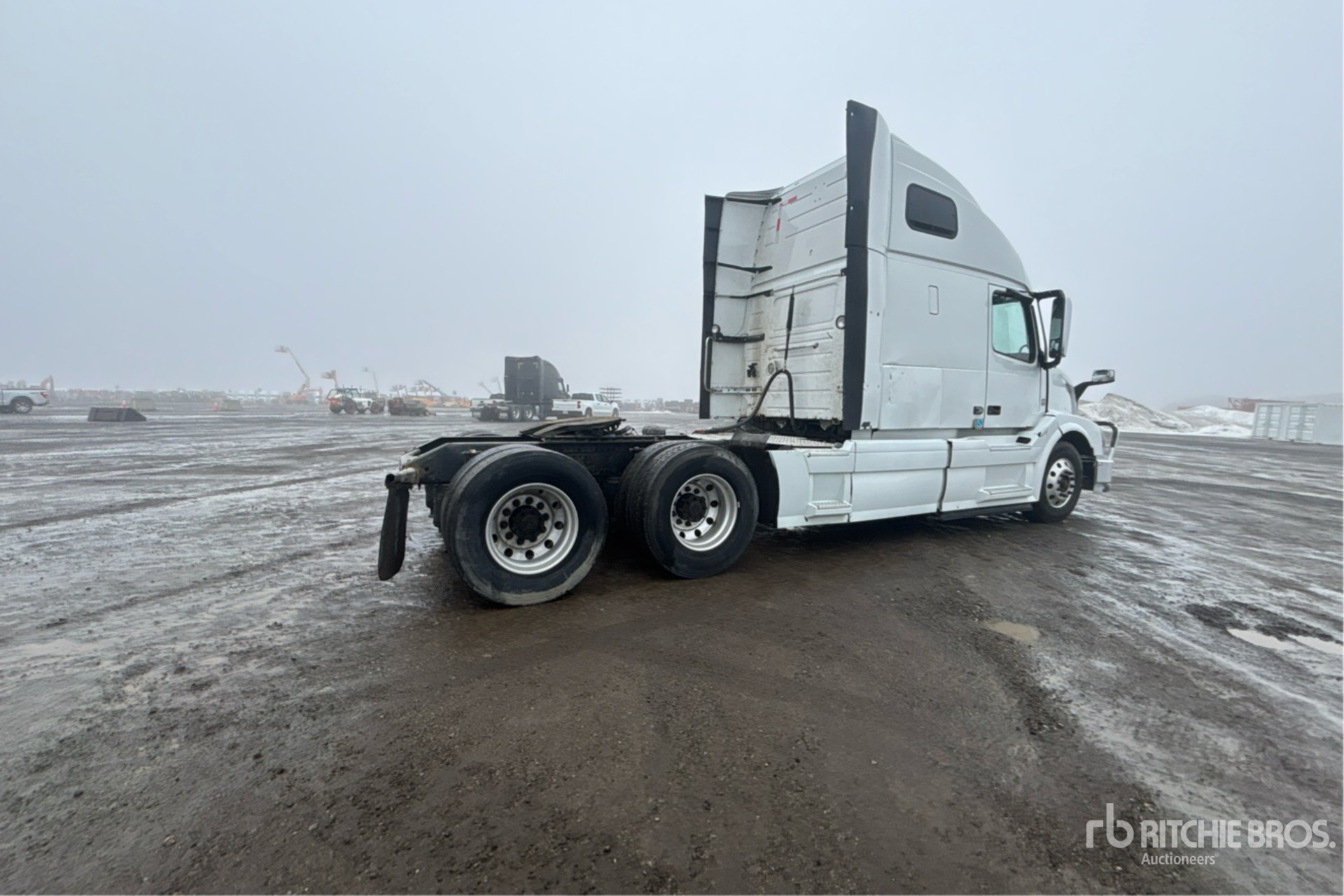 General Appearance with Bild, Ecke hinten rechts