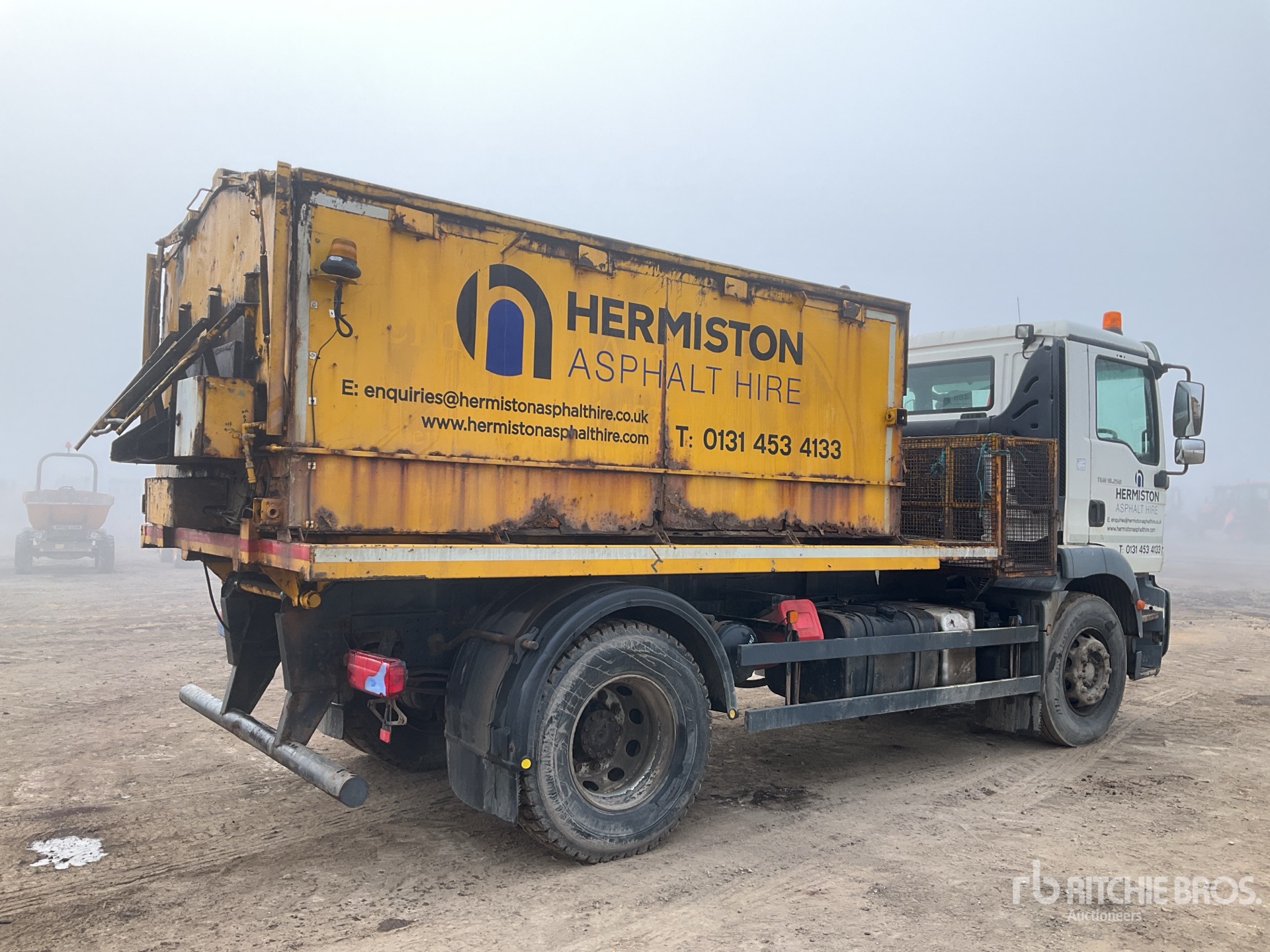 Aspect général with Image, coin arrière droit