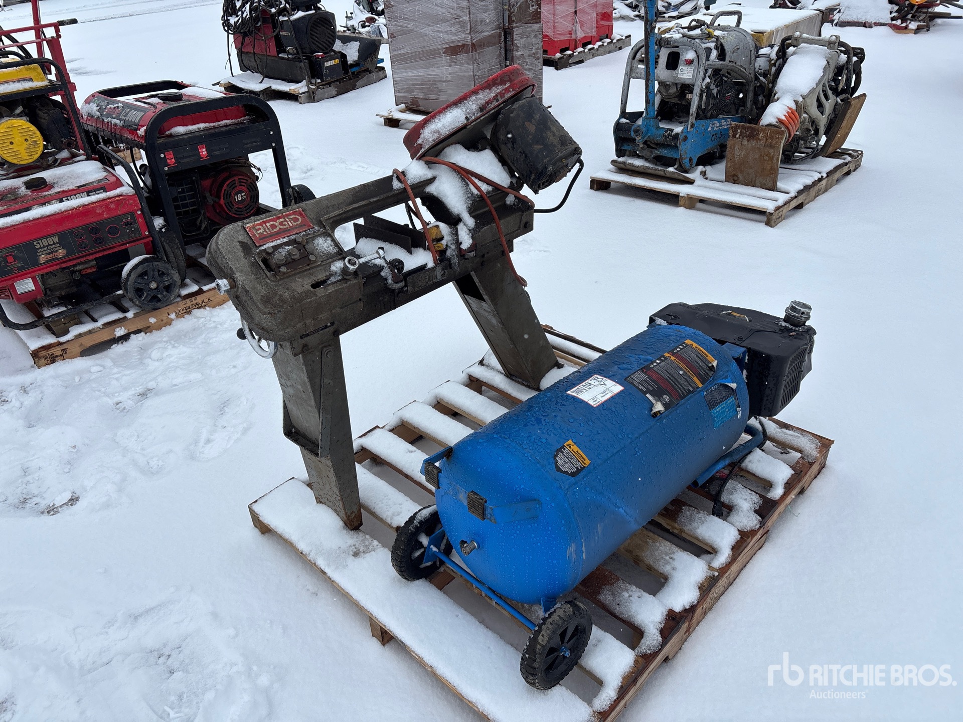 General Appearance with Foto, angolo anteriore sinistro