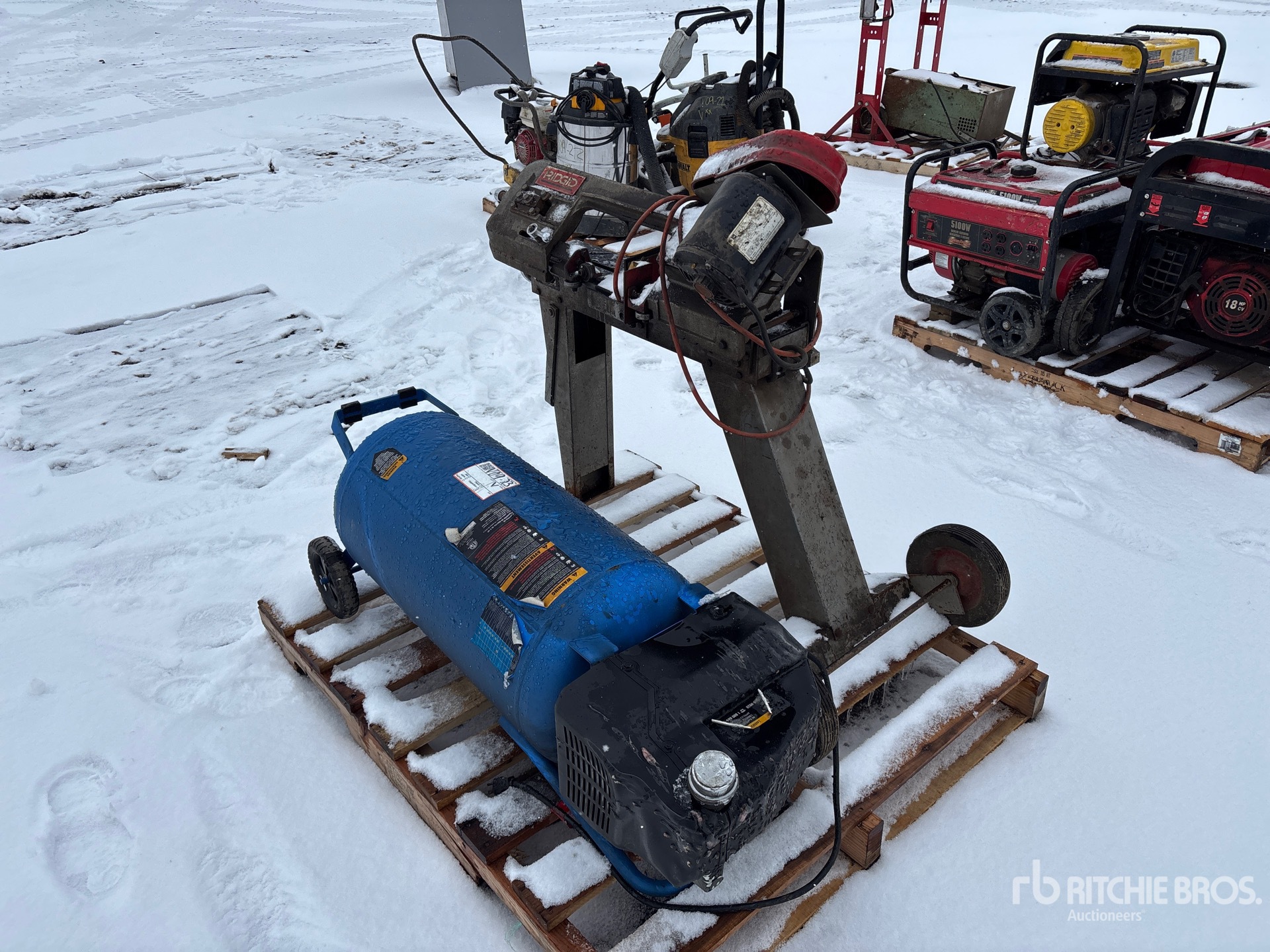 General Appearance with Foto, angolo anteriore destro