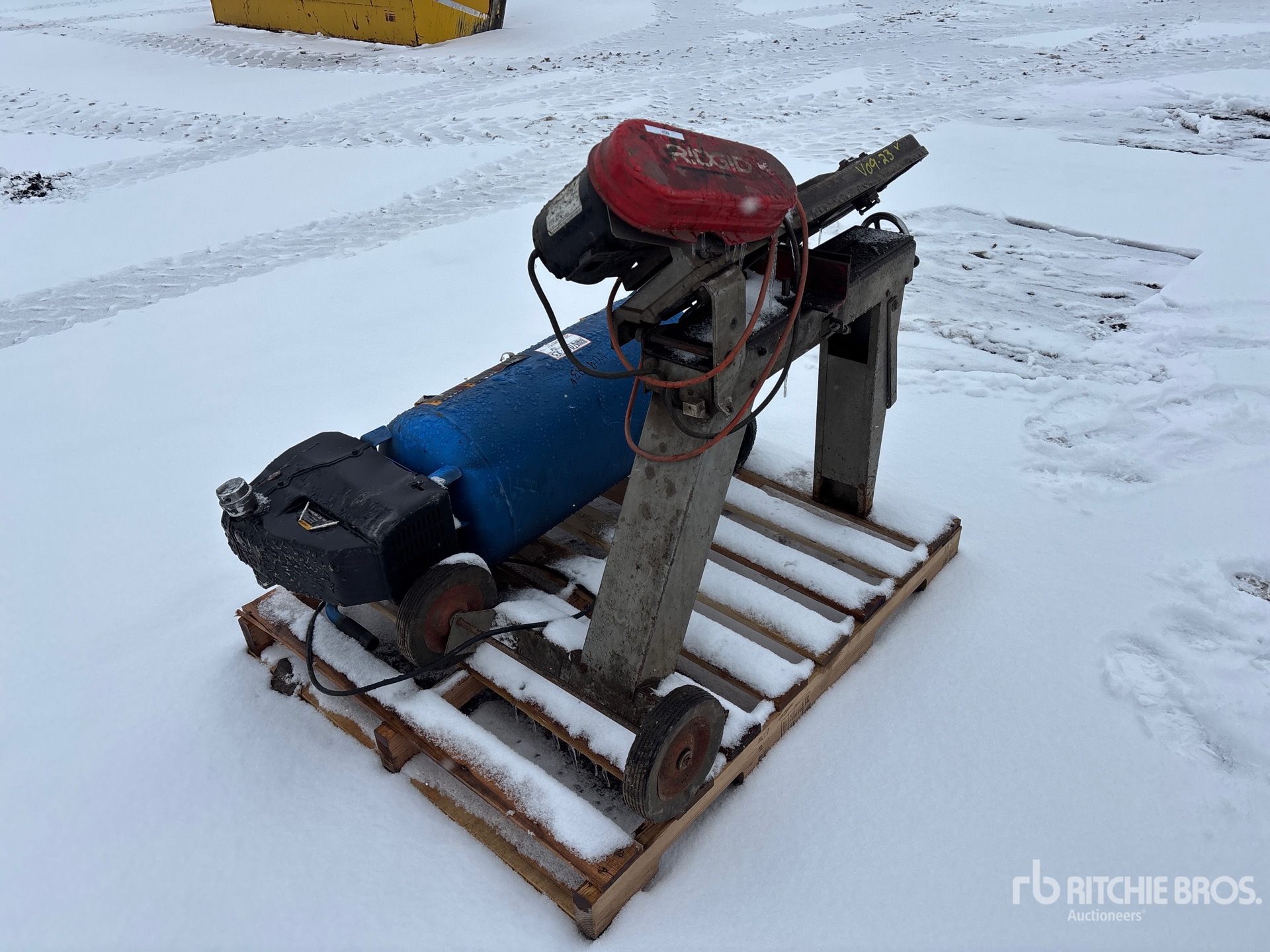 General Appearance with Foto, angolo anteriore sinistro