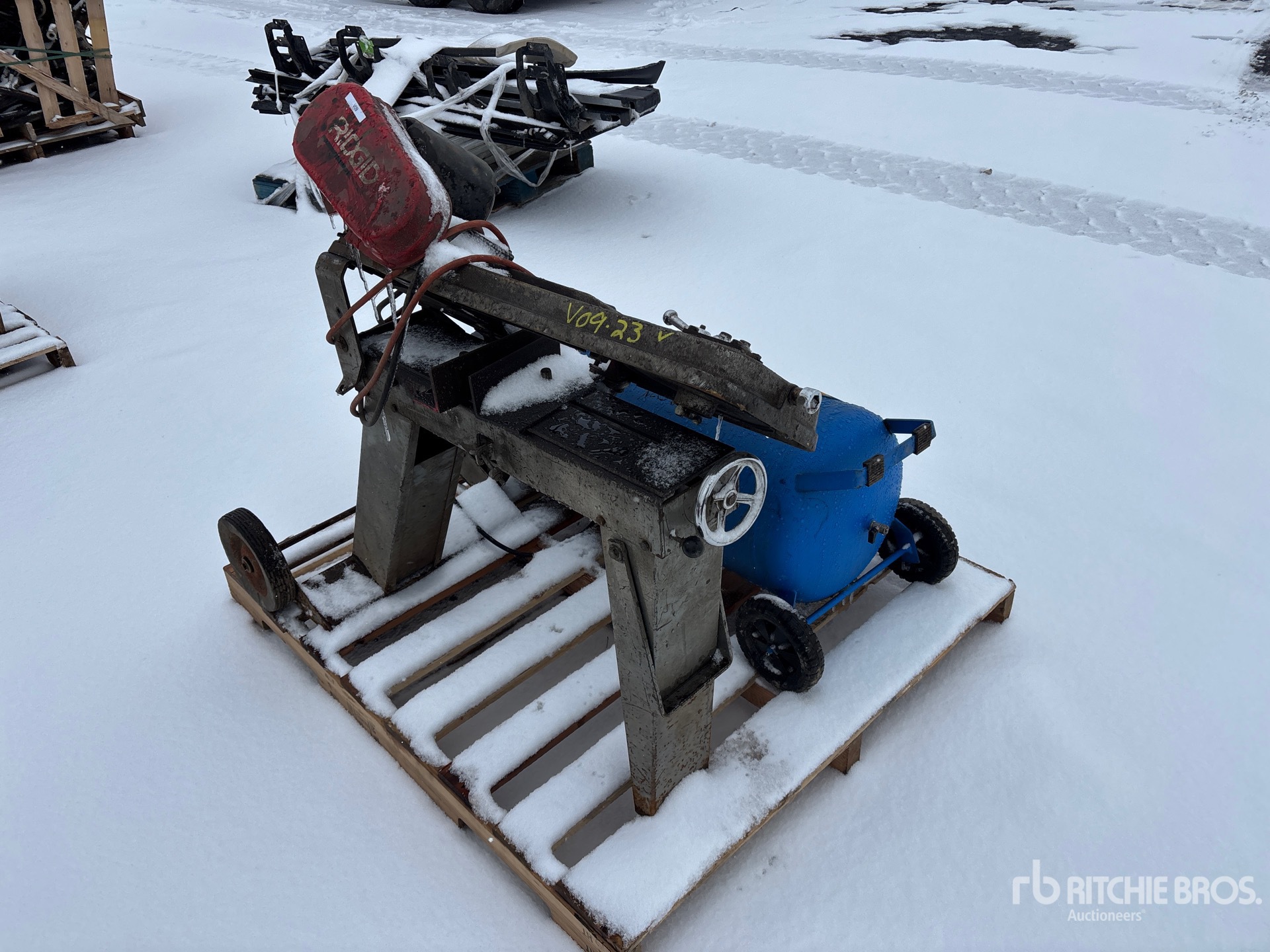 General Appearance with Foto, angolo posteriore sinistro