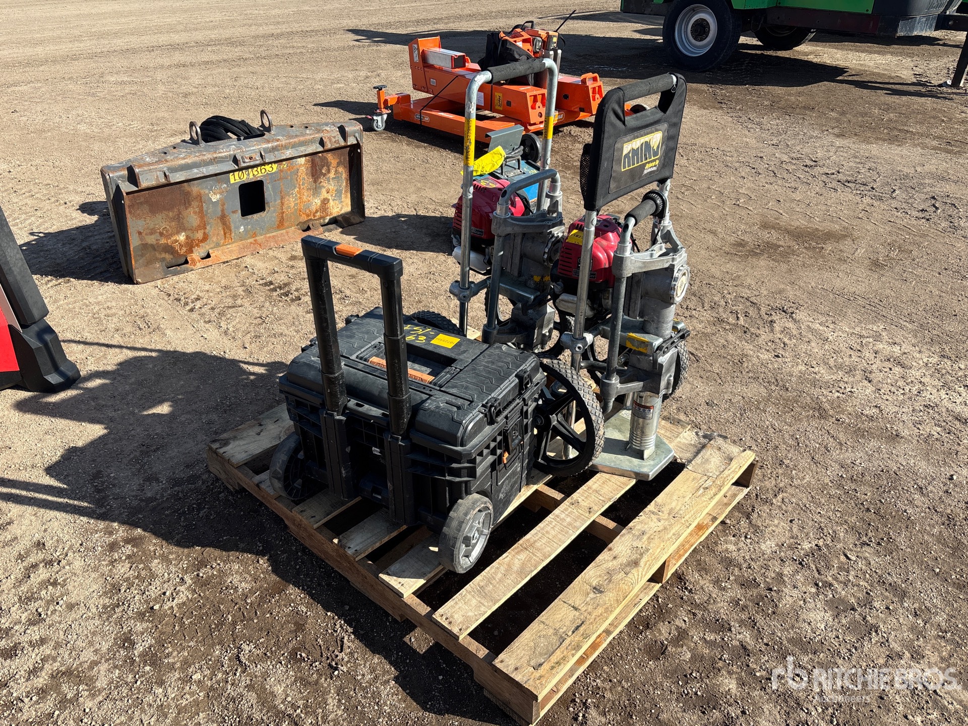 General Appearance with Picture, Right Front Corner