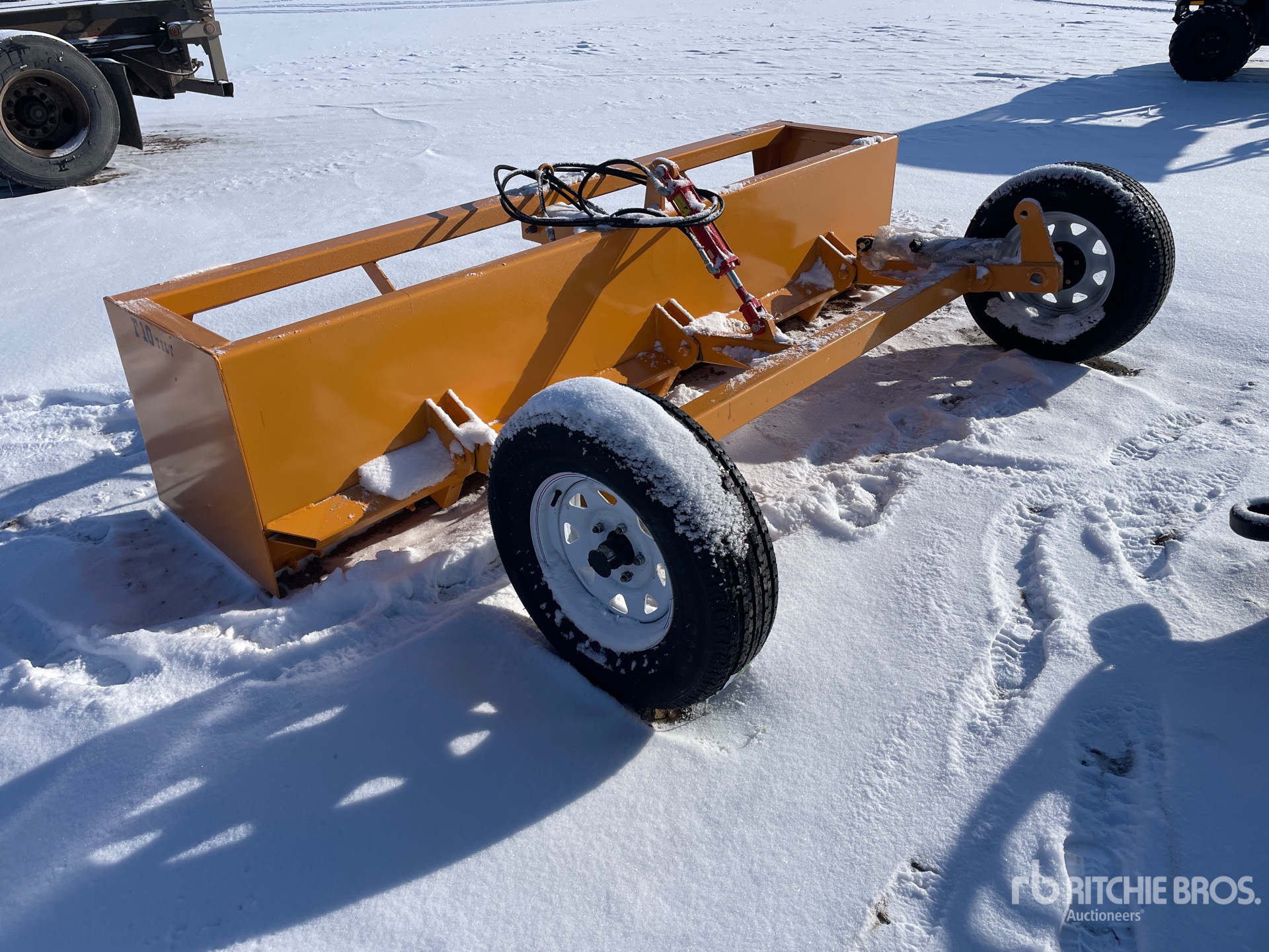 General Appearance with Foto, angolo posteriore sinistro