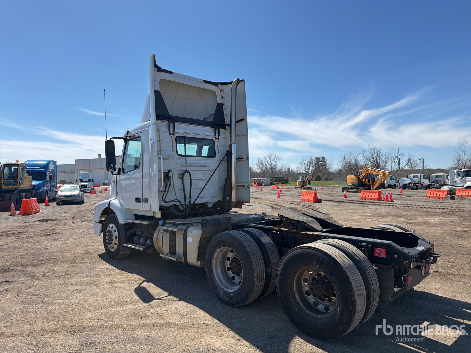 General Appearance with Foto, angolo posteriore sinistro