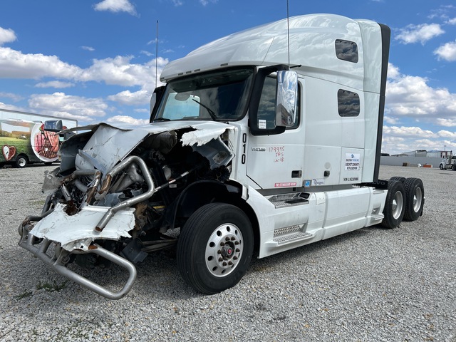 2020 Volvo VNL760 6x4 T/A Sleeper Truck Tractor (Inoperable)