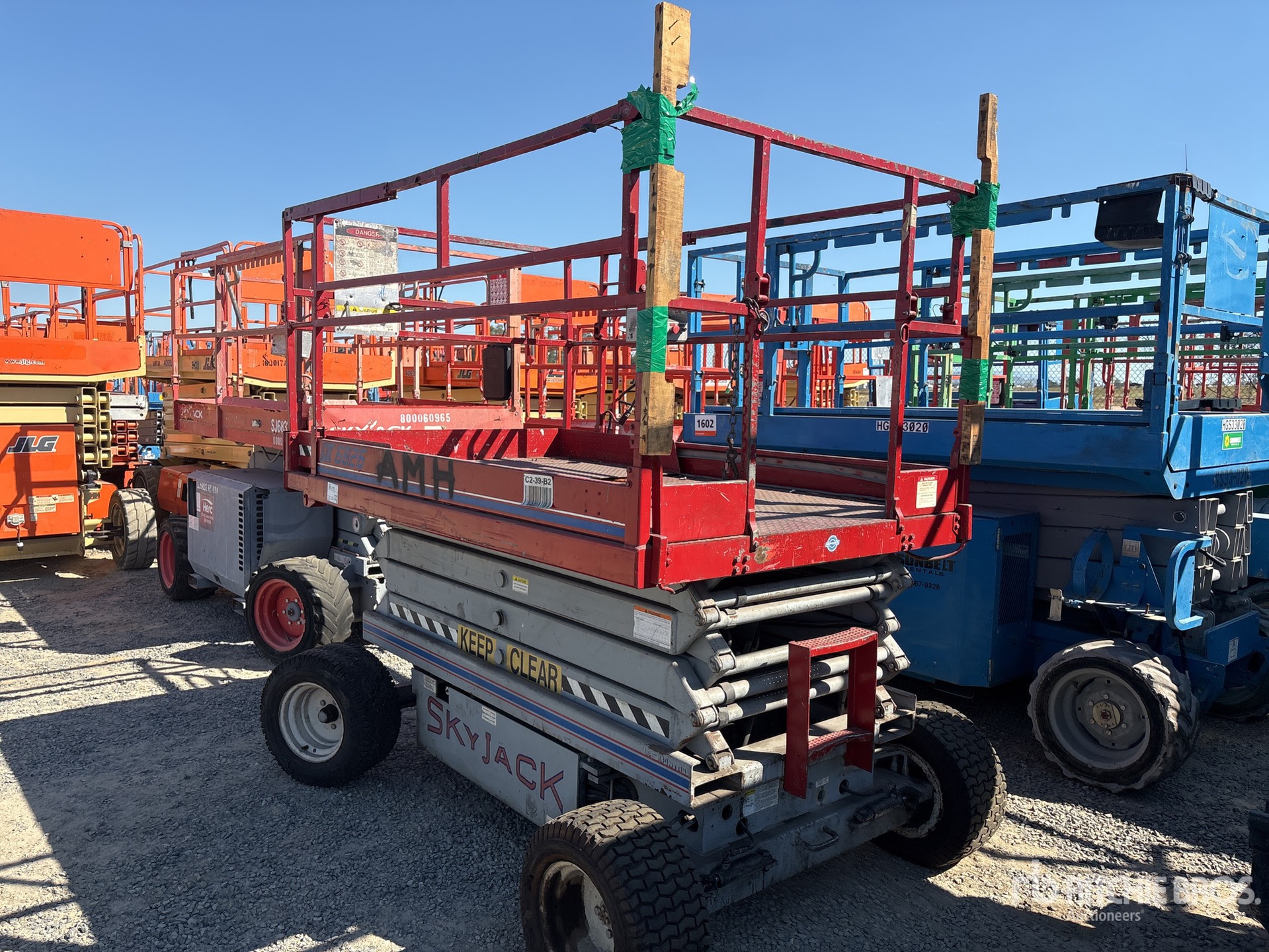 General Appearance with Bild, Ecke hinten links