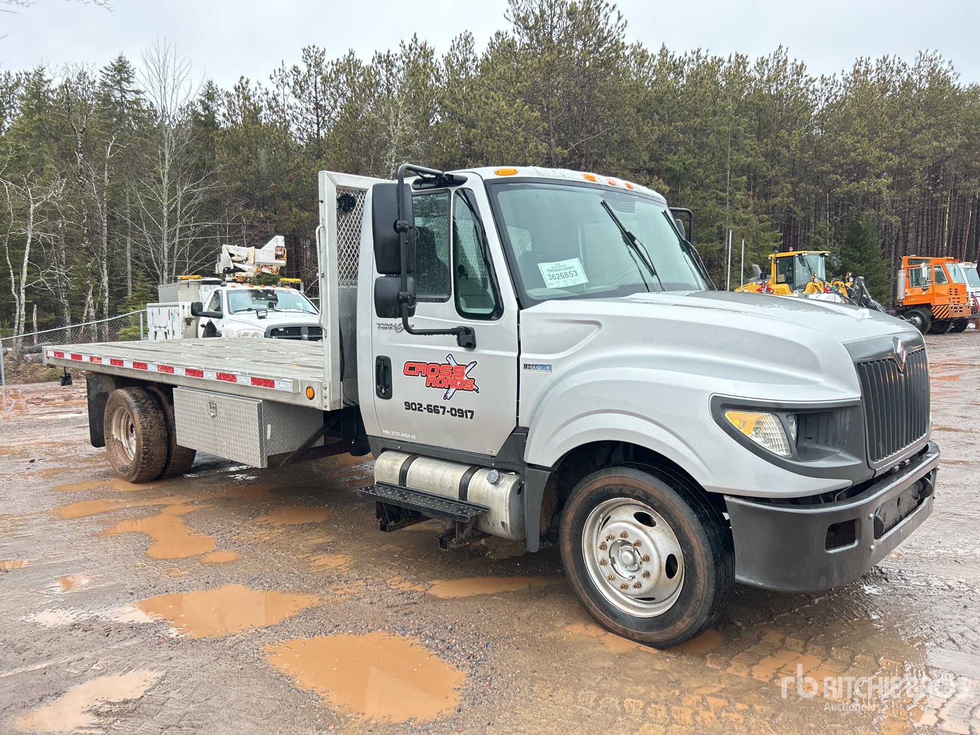 General Appearance with Bild, Ecke vorne rechts