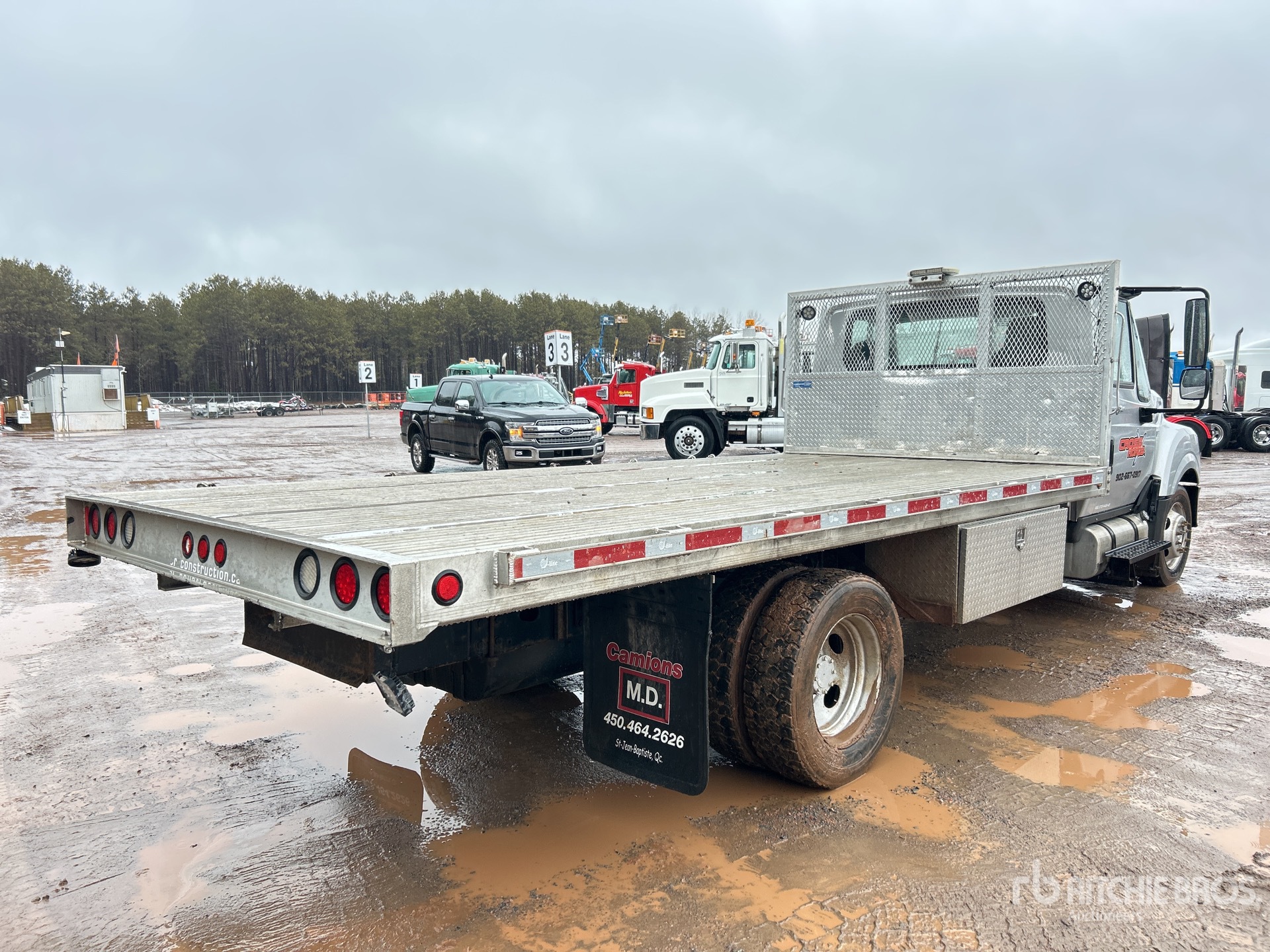 General Appearance with Bild, Ecke hinten rechts