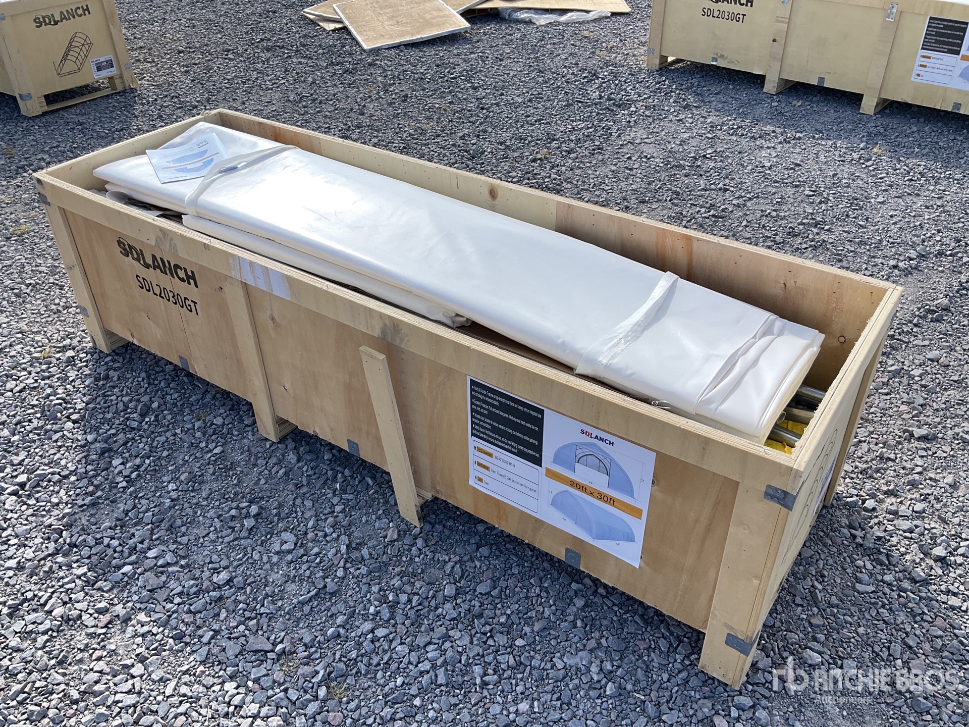 General Appearance with Foto, angolo posteriore sinistro