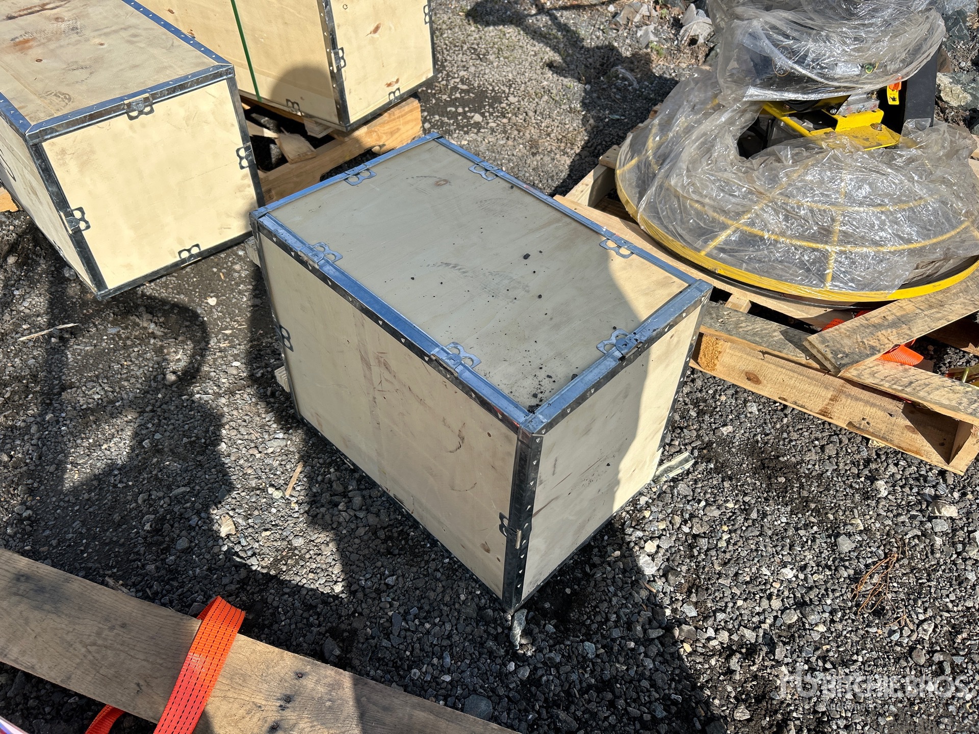 General Appearance with Foto, angolo anteriore sinistro