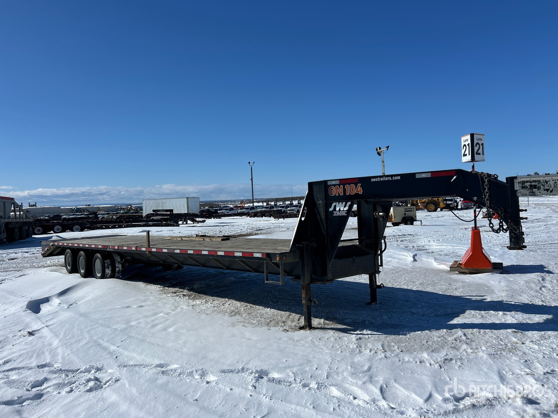 General Appearance with Picture, Right Front Corner