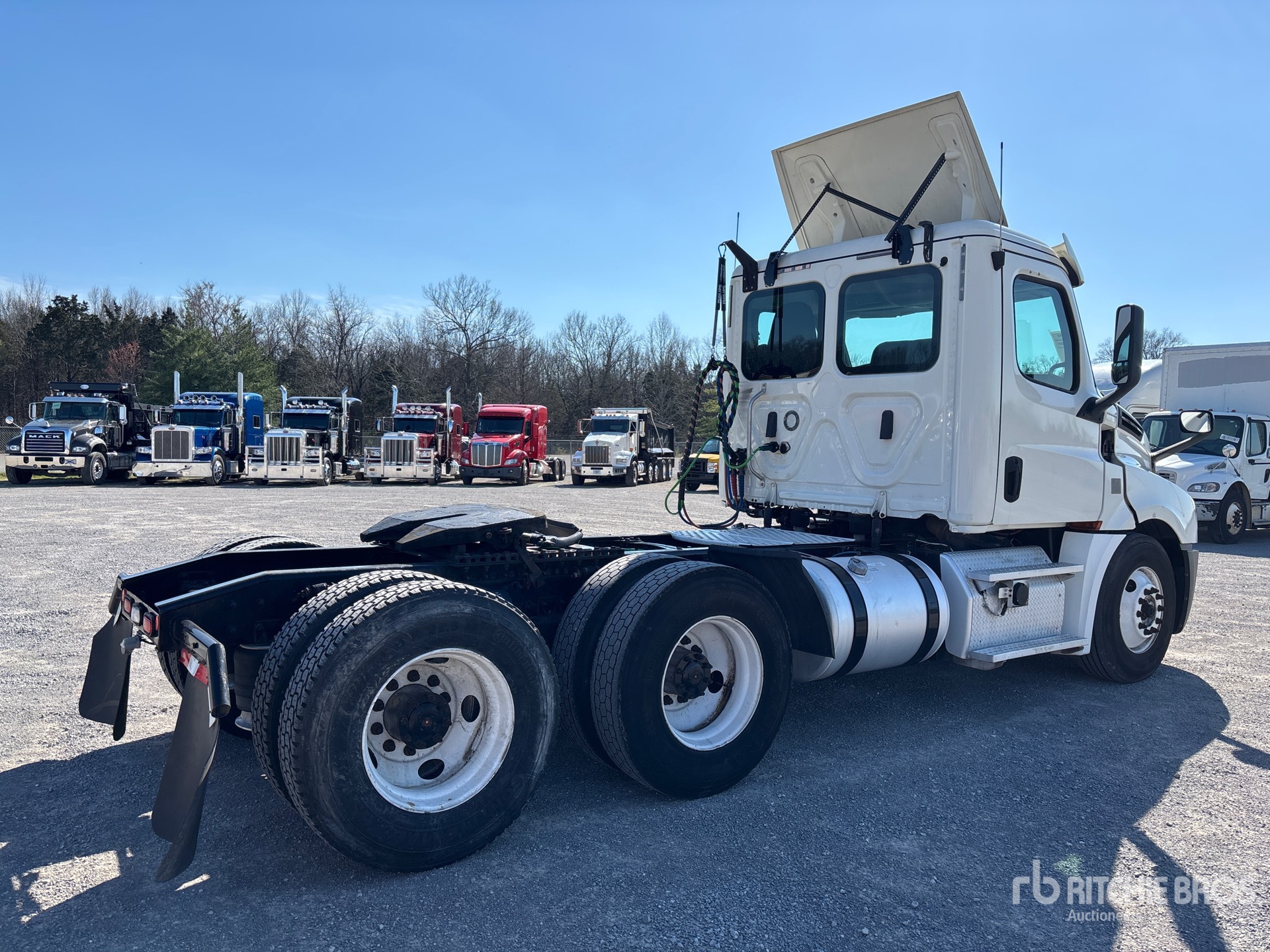 General Appearance with Bild, Ecke hinten rechts