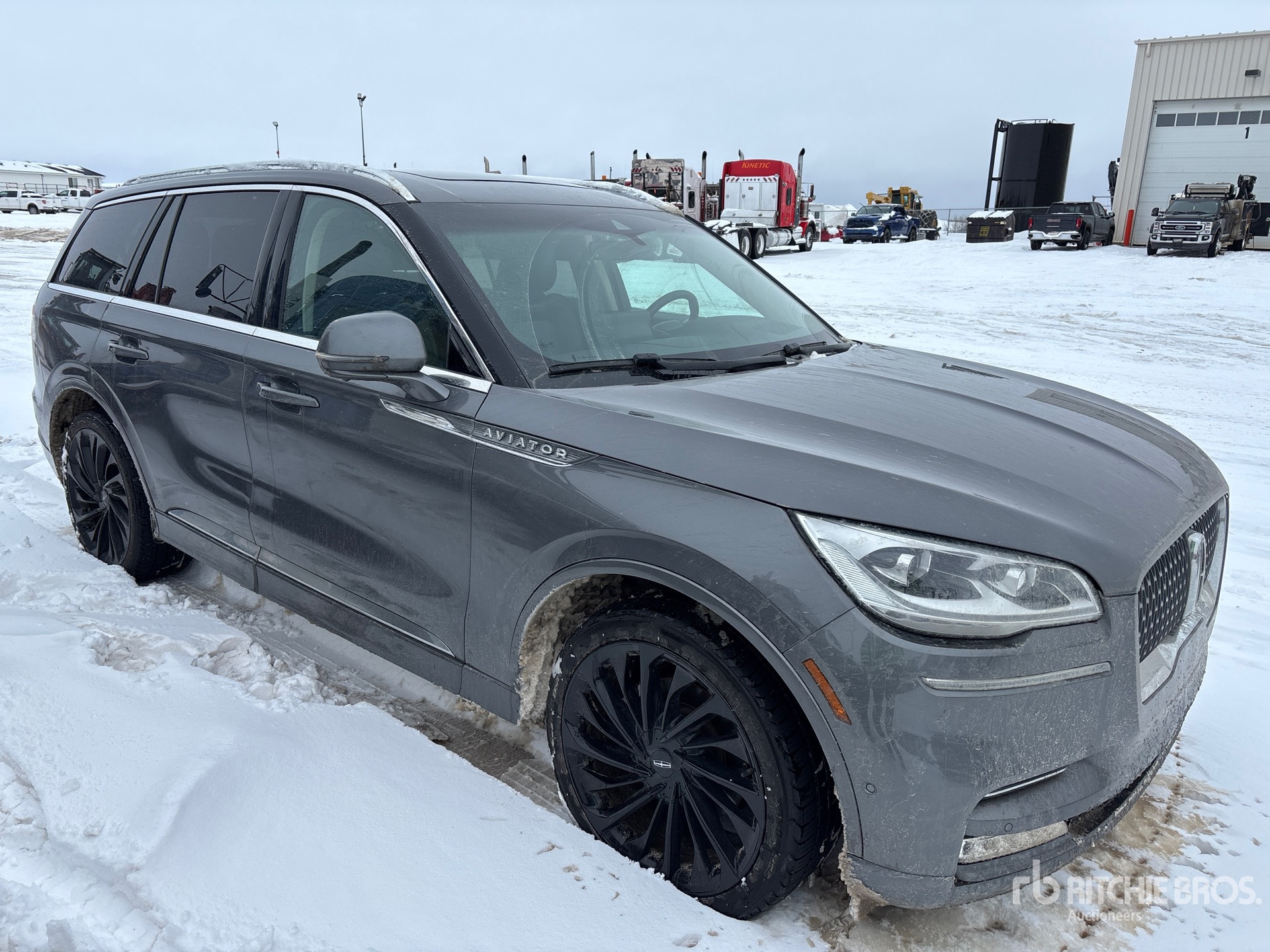 General Appearance with Bild, Ecke vorne rechts