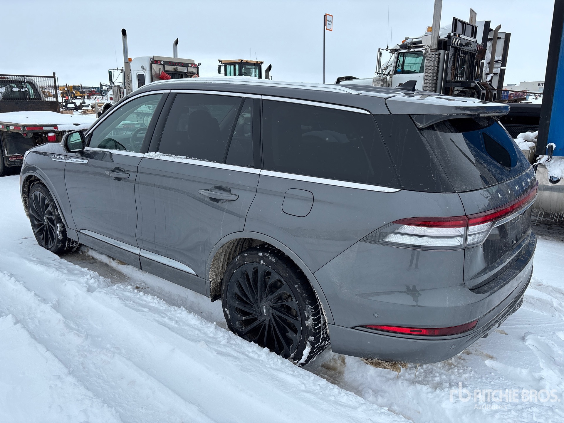 General Appearance with Bild, Ecke hinten links