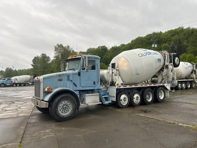 2006 Peterbilt 357 12x4 Mixer Truck