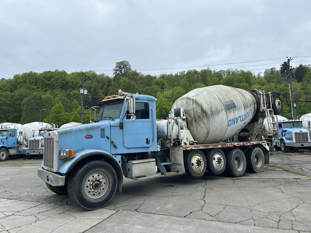 2006 Peterbilt 357 12x4 Mixer Truck
