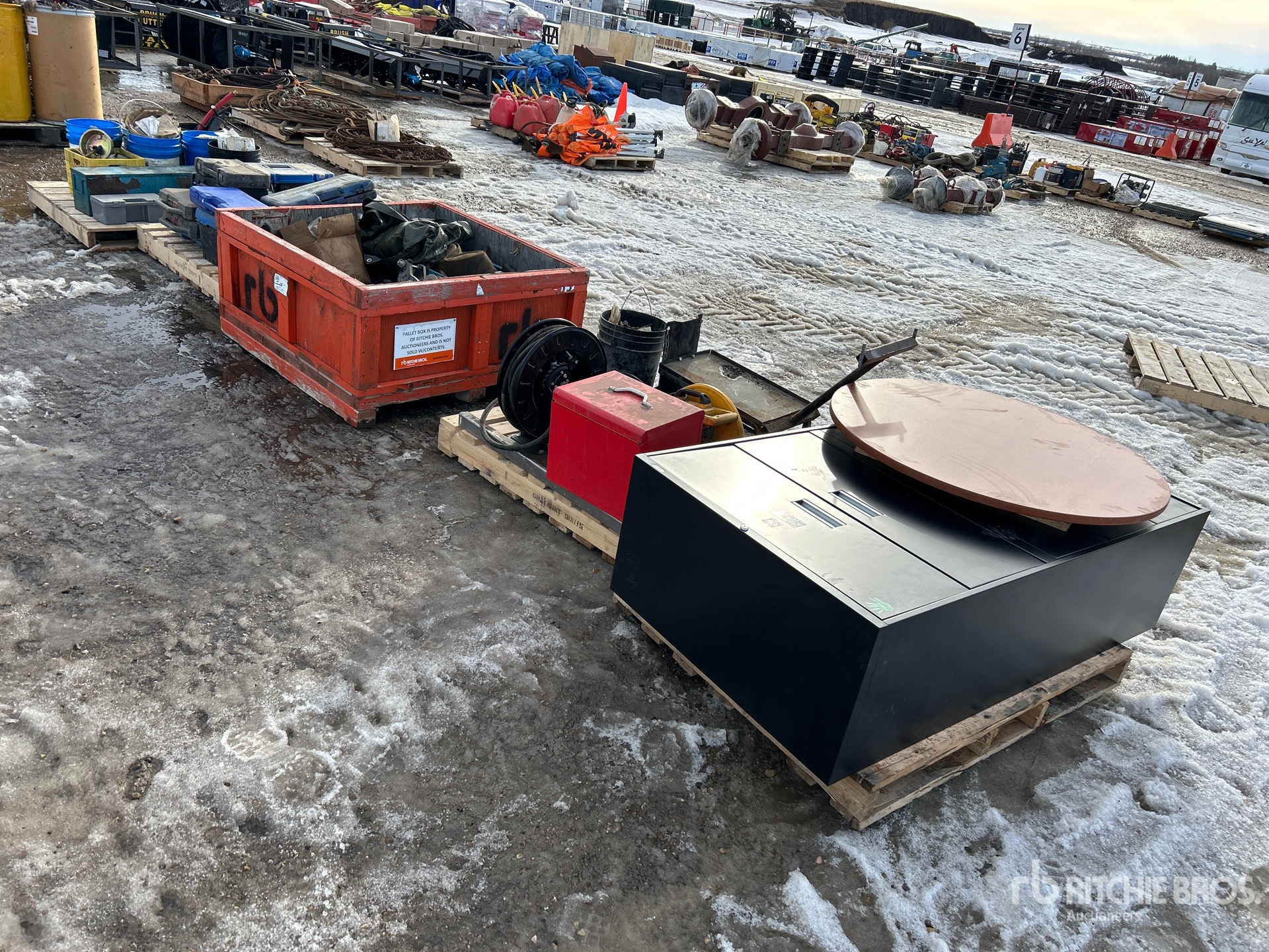 General Appearance with Picture, Right Front Corner