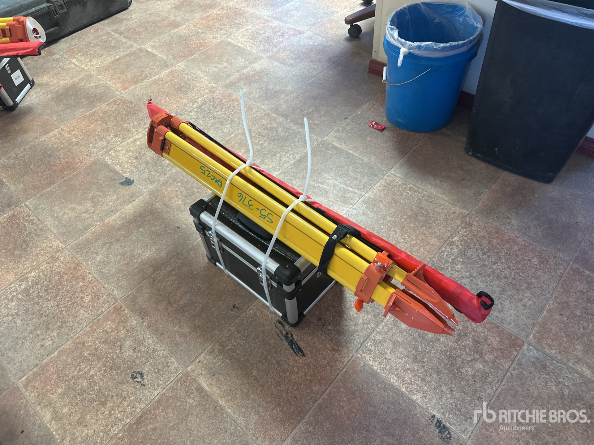 General Appearance with Imagen: esquina delantera derecha