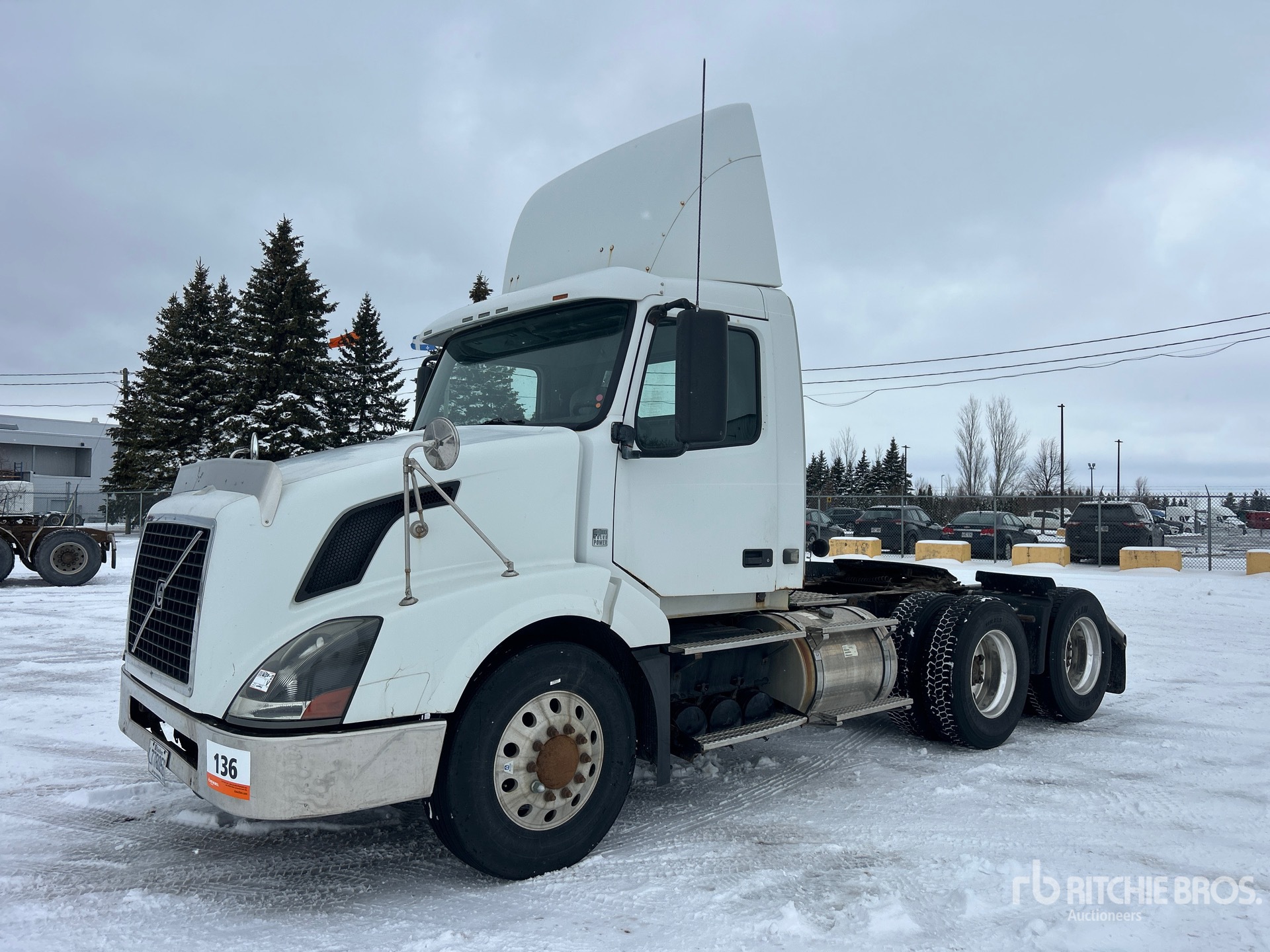 General Appearance with Bild, Ecke vorne links