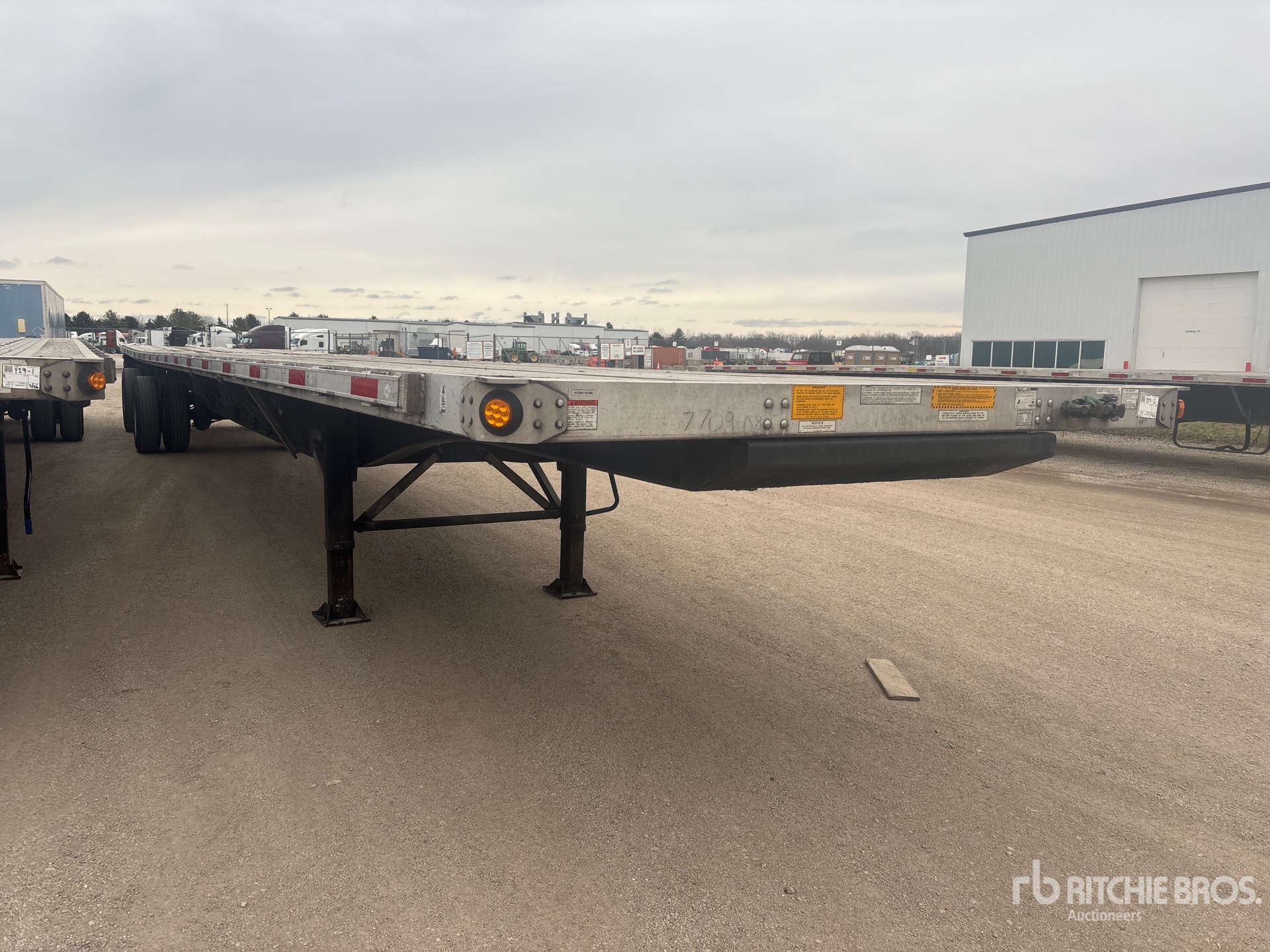 General Appearance with Image, coin avant droit