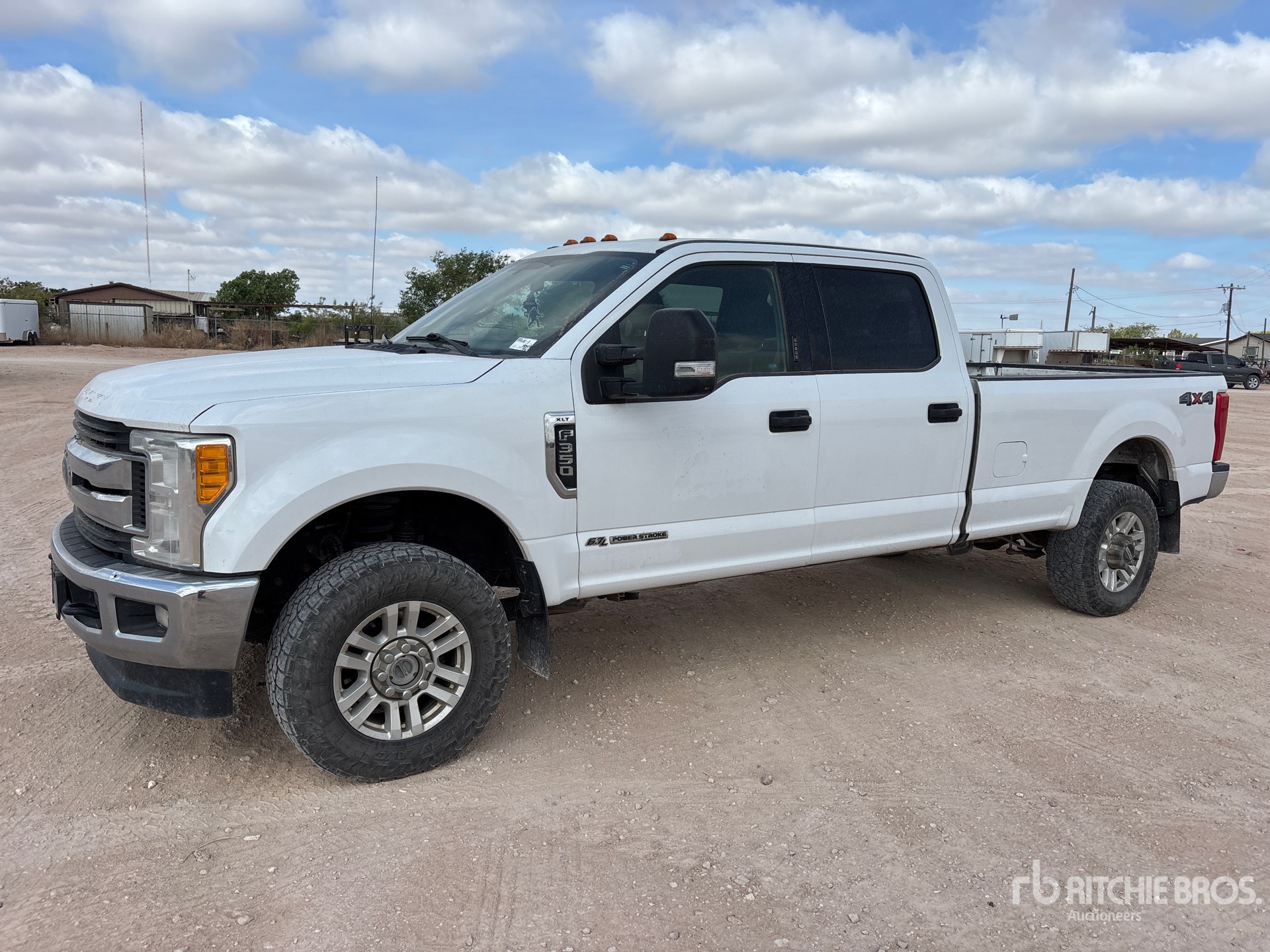 General Appearance with Foto, angolo anteriore sinistro