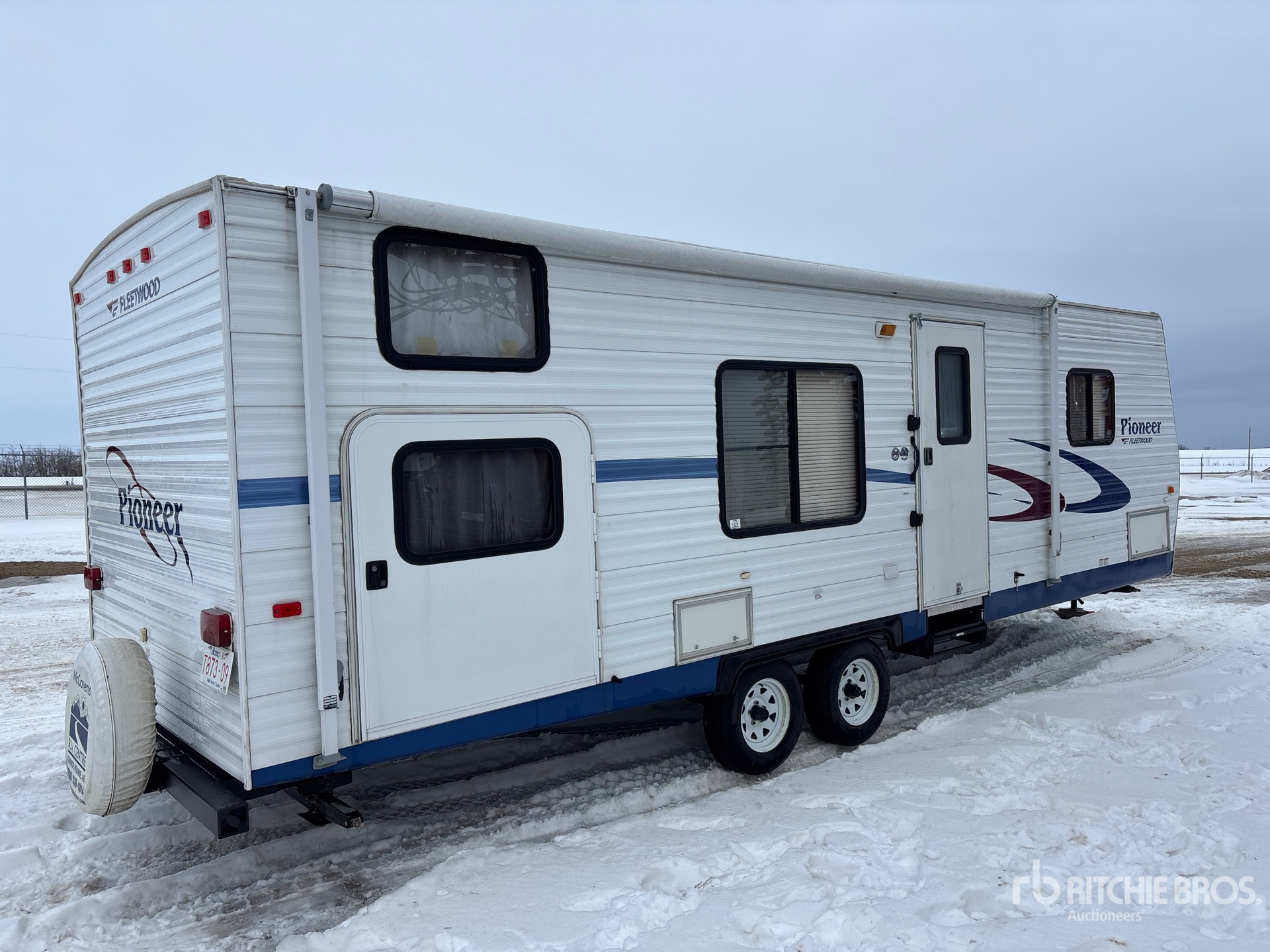 General Appearance with Foto, angolo anteriore sinistro